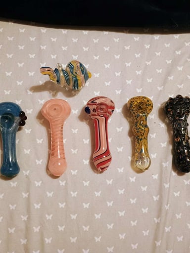 Preview pic of Bowls & Bongs
