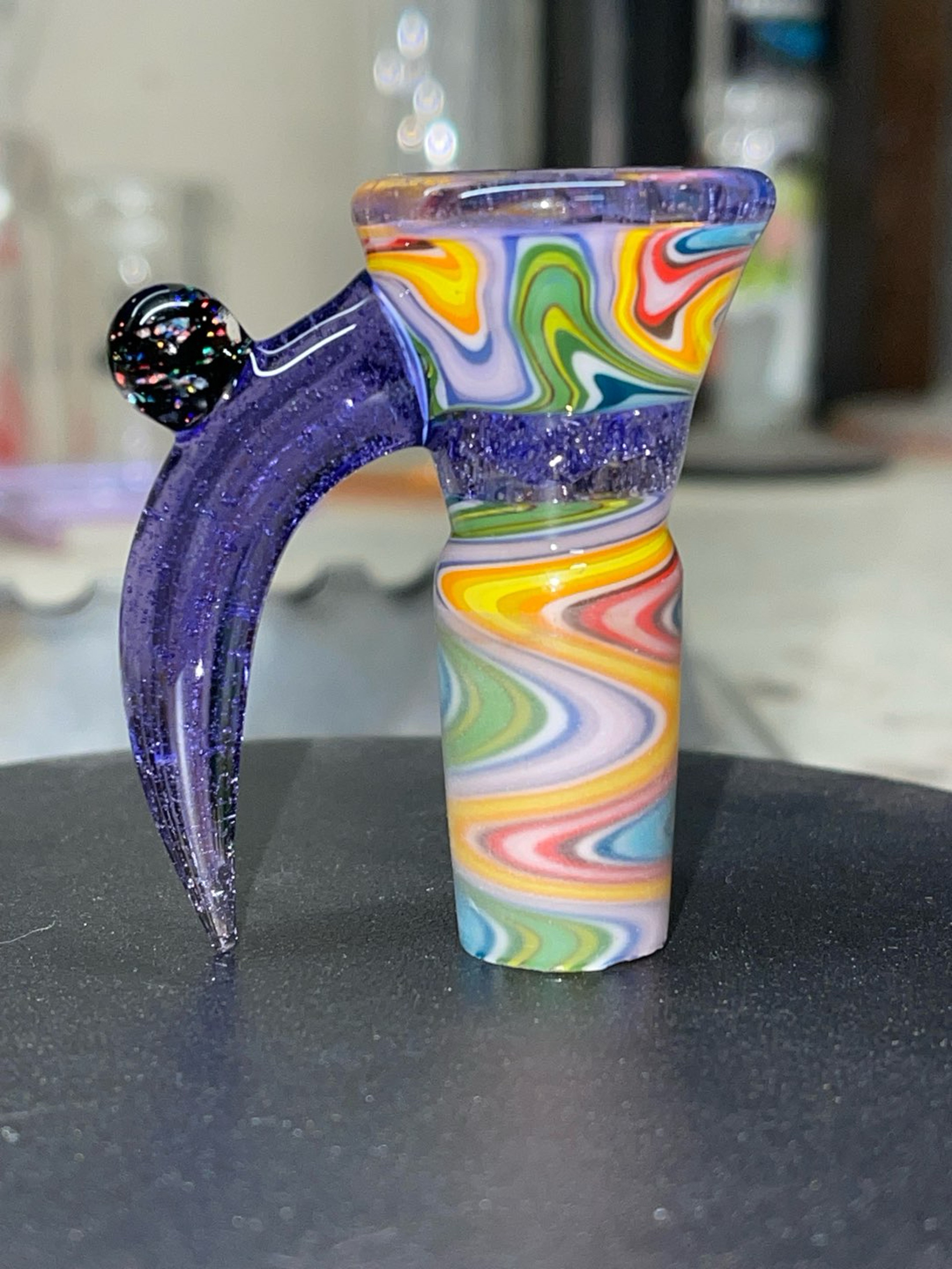 Preview pic of 18mm,4holes,purple lollipop horn and black crushed opal marble