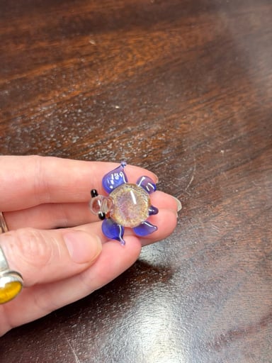 Preview pic of Turtle pendant - cobalt blue