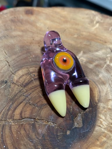 Preview pic of Elbo Pendant