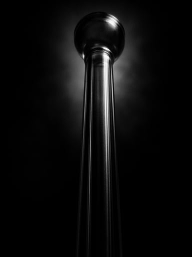 Preview pic of The Vertigo with limited edition mini hardcash