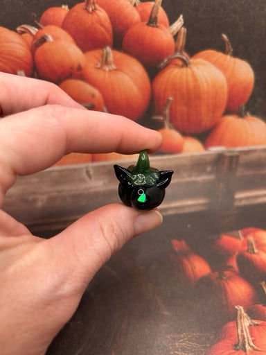 Preview pic of Pumpkin kitty pendant