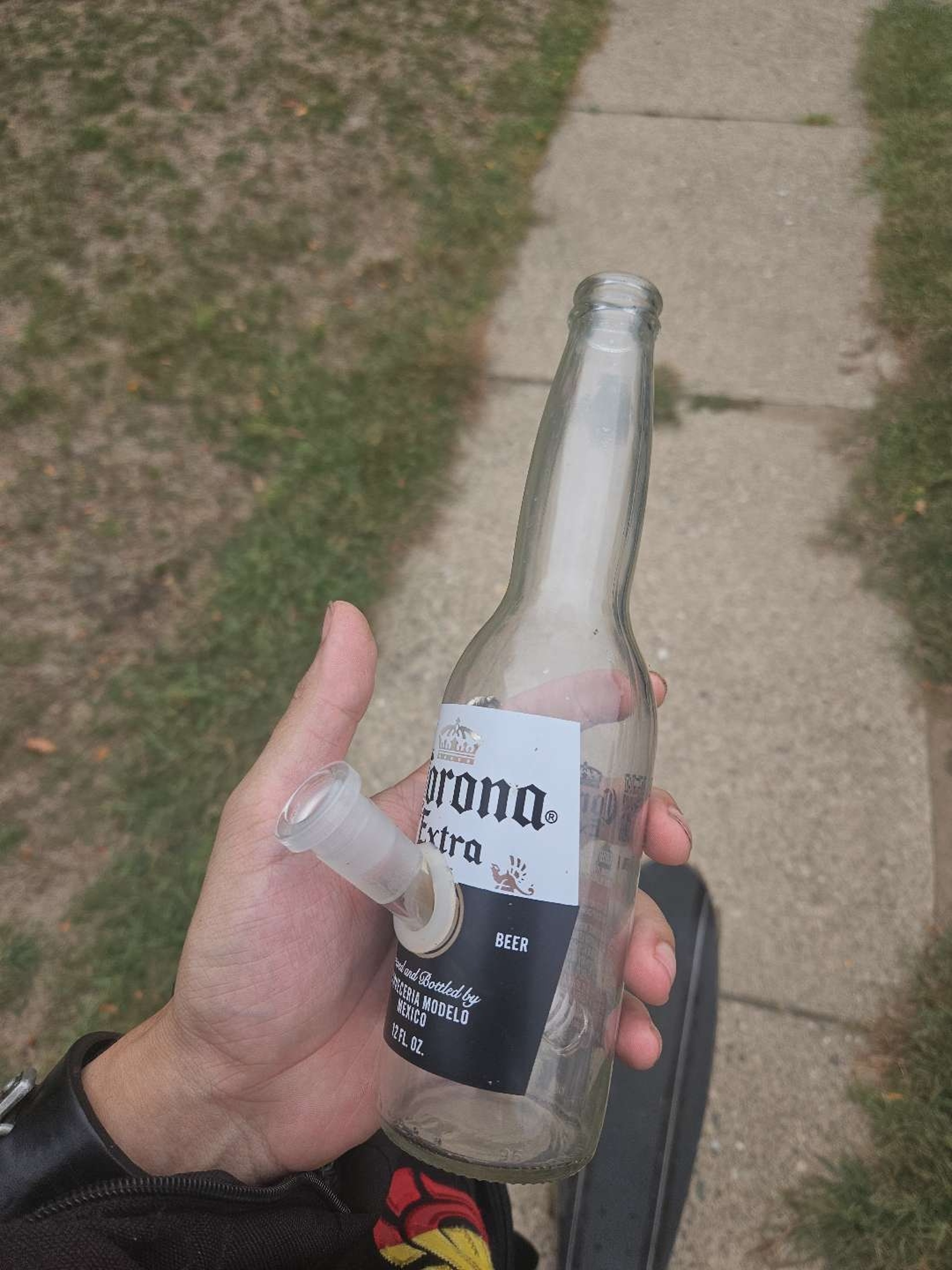 Preview pic of Home made bottle bong