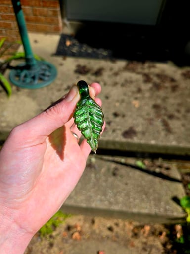 Preview pic of Leaf Pendant