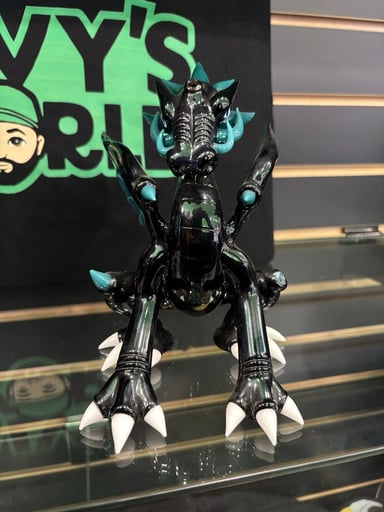 Preview pic of Mike Luna 2016 dragon with an injured knee