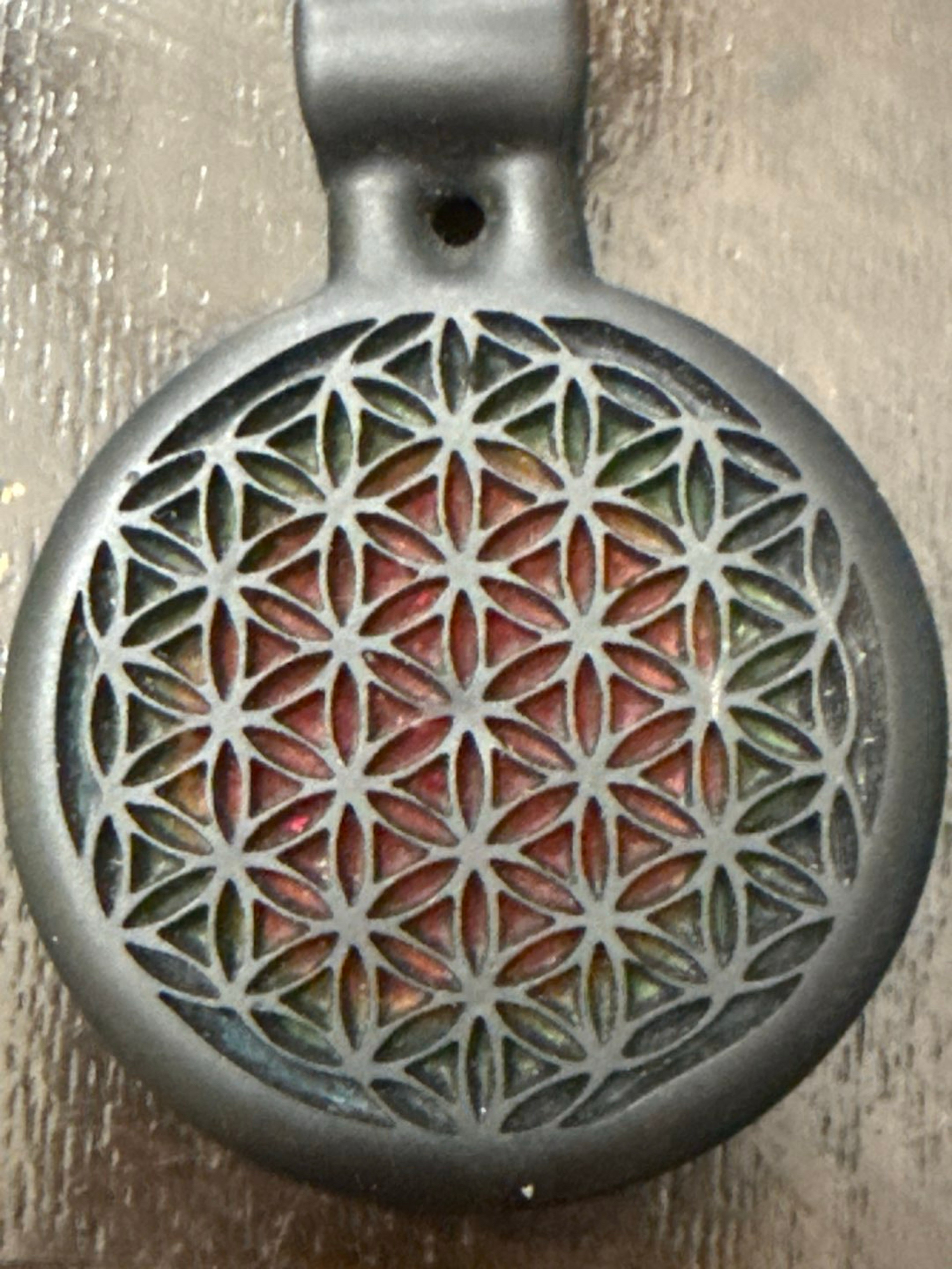 Etched 3d pendant image 0