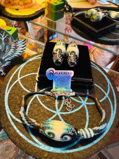Preview pic of 🔥BAKERTHEGLASSMAKER BEAD COMBO 4x Worked UV bead set /bracelet 💯 percent hemp🔥