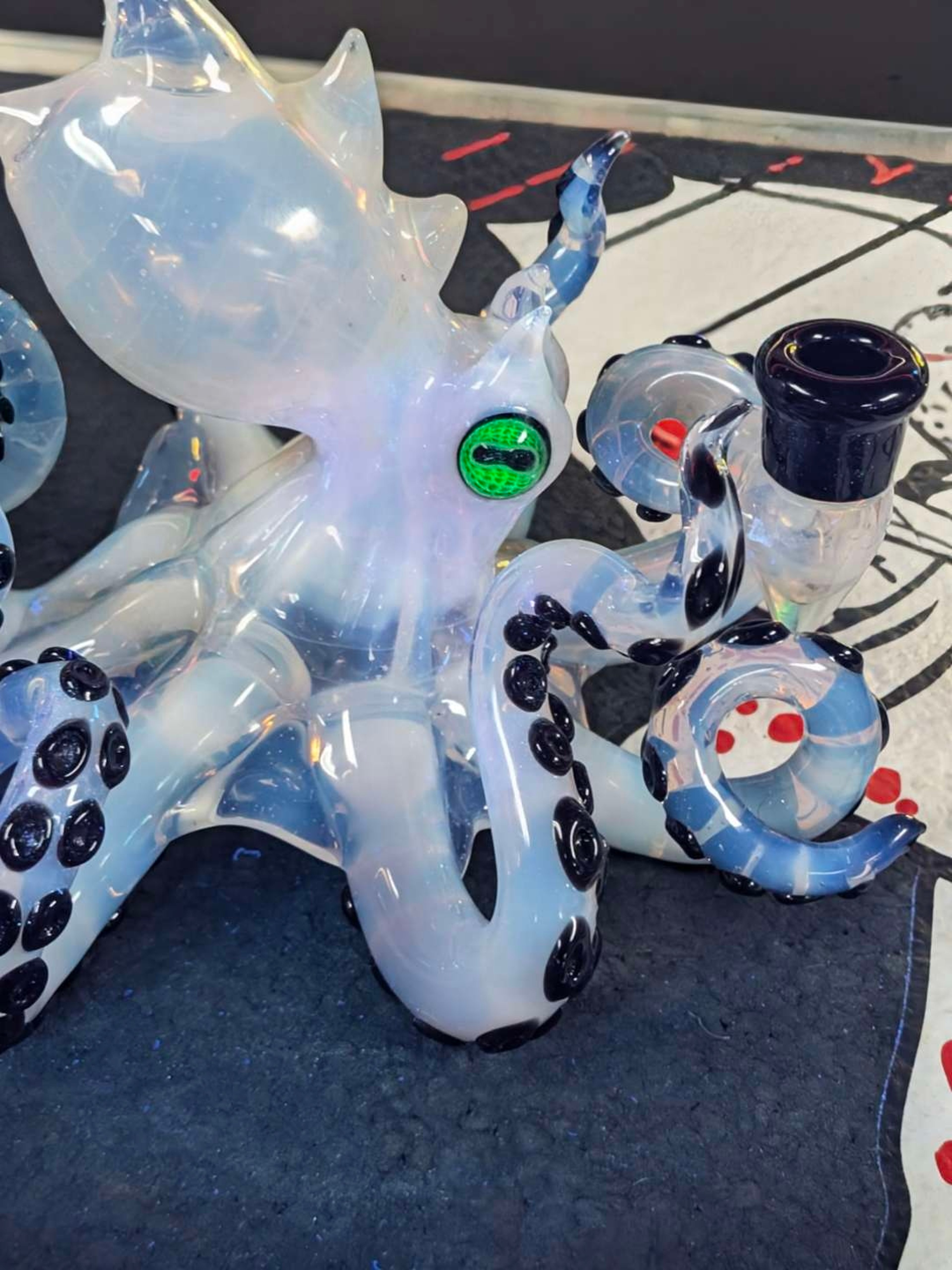 Preview pic of Mako Octopus, moonstone