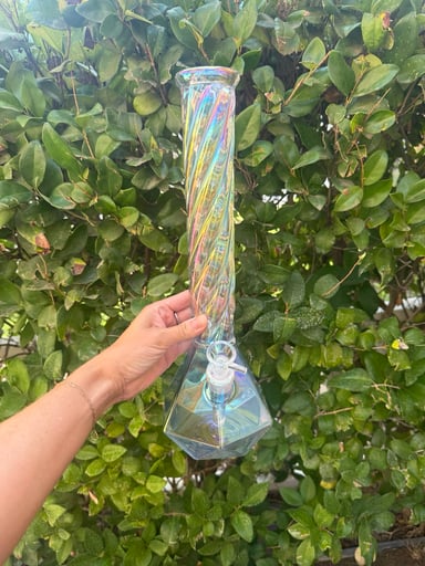 Preview pic of Iridescent Swirl Diamond 15 Inch Bong