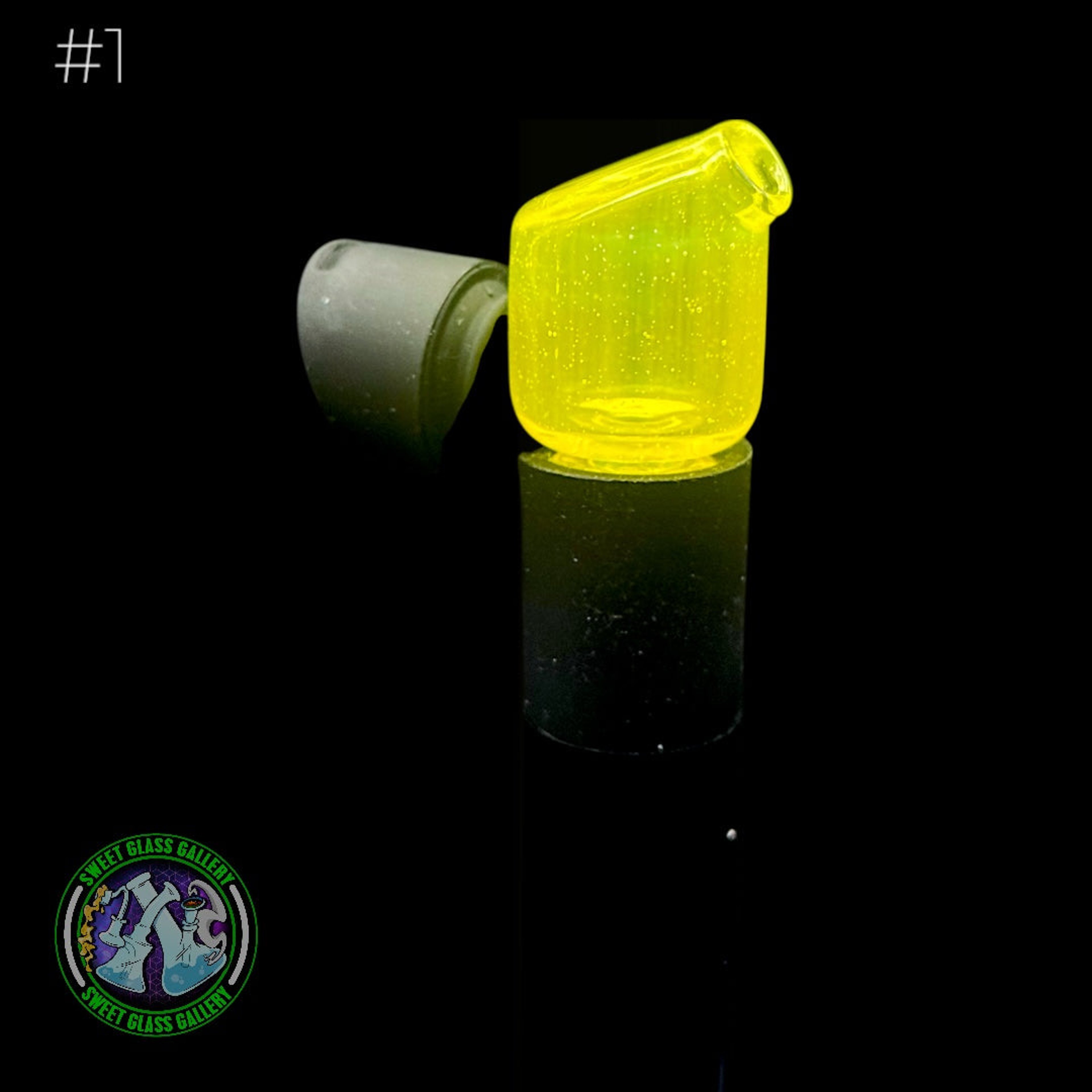 Preview pic of Kizmit Glass - Pivot Top #1 (Haunted Lemonade)