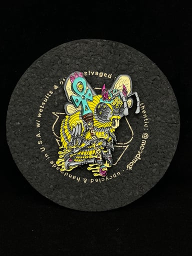 Preview pic of Bee Pin by Zeera x ill Art Collective