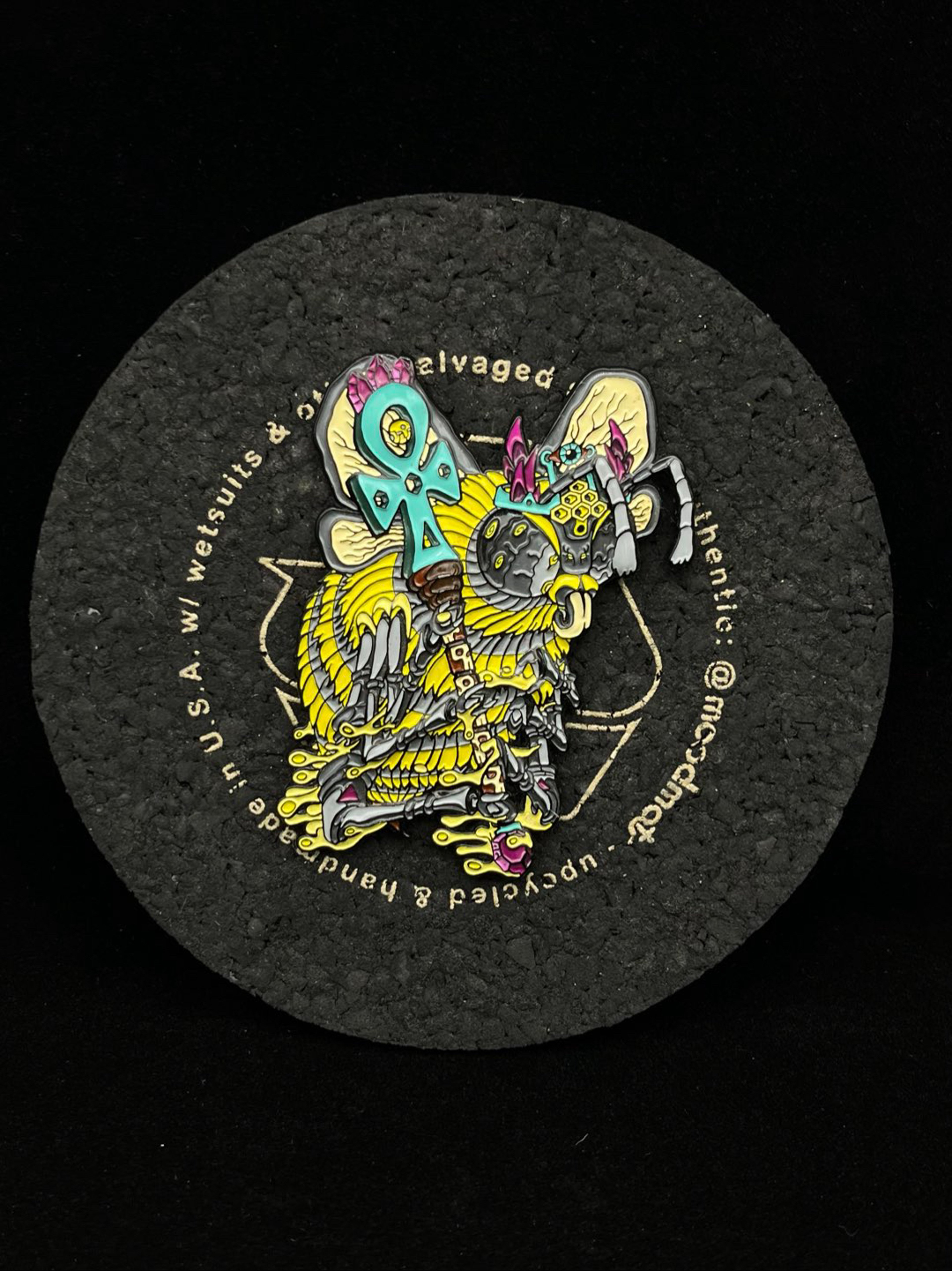 Preview pic of Bee Pin by Zeera x ill Art Collective