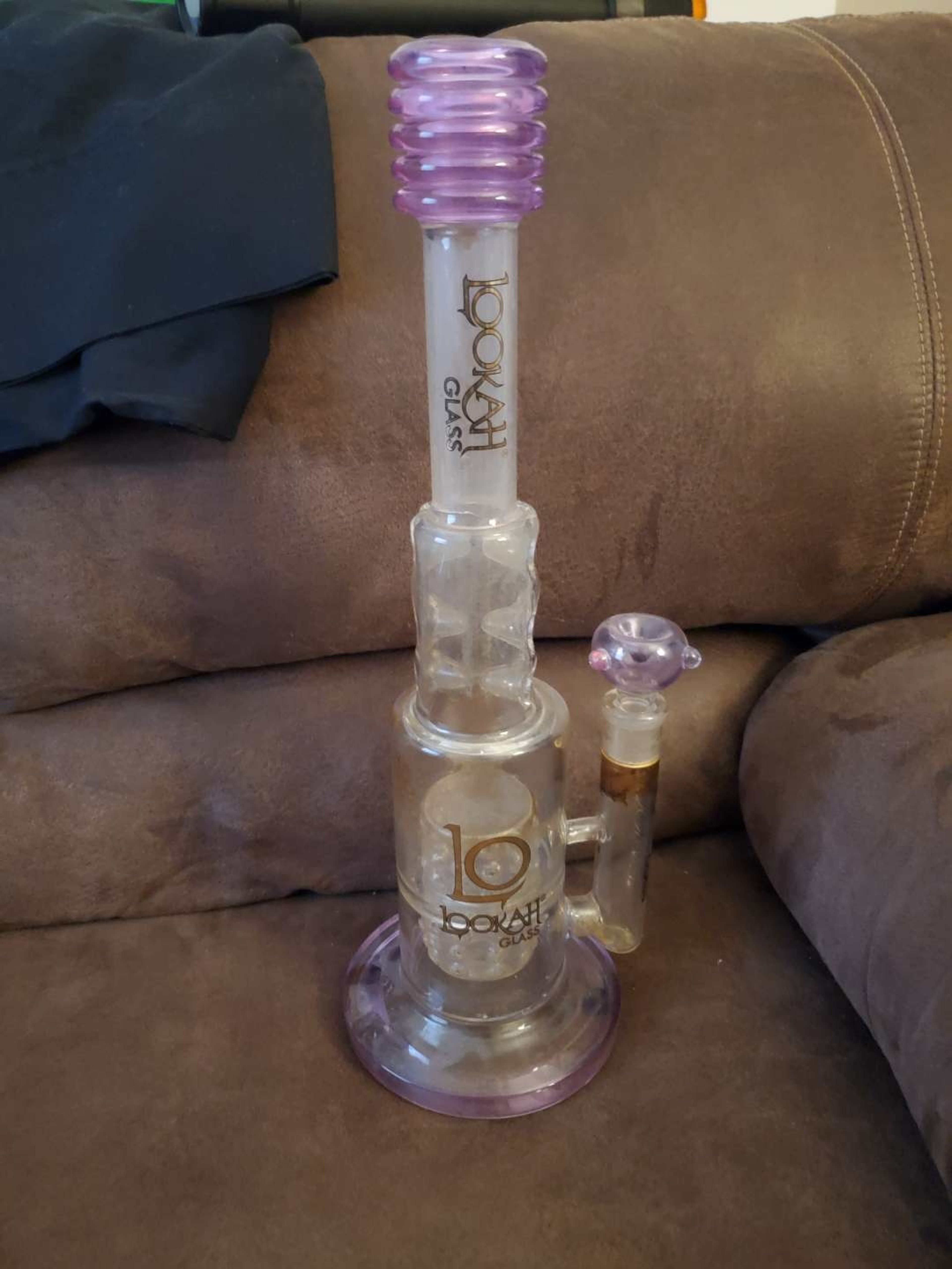 Preview pic of Broken Lookah glass bong