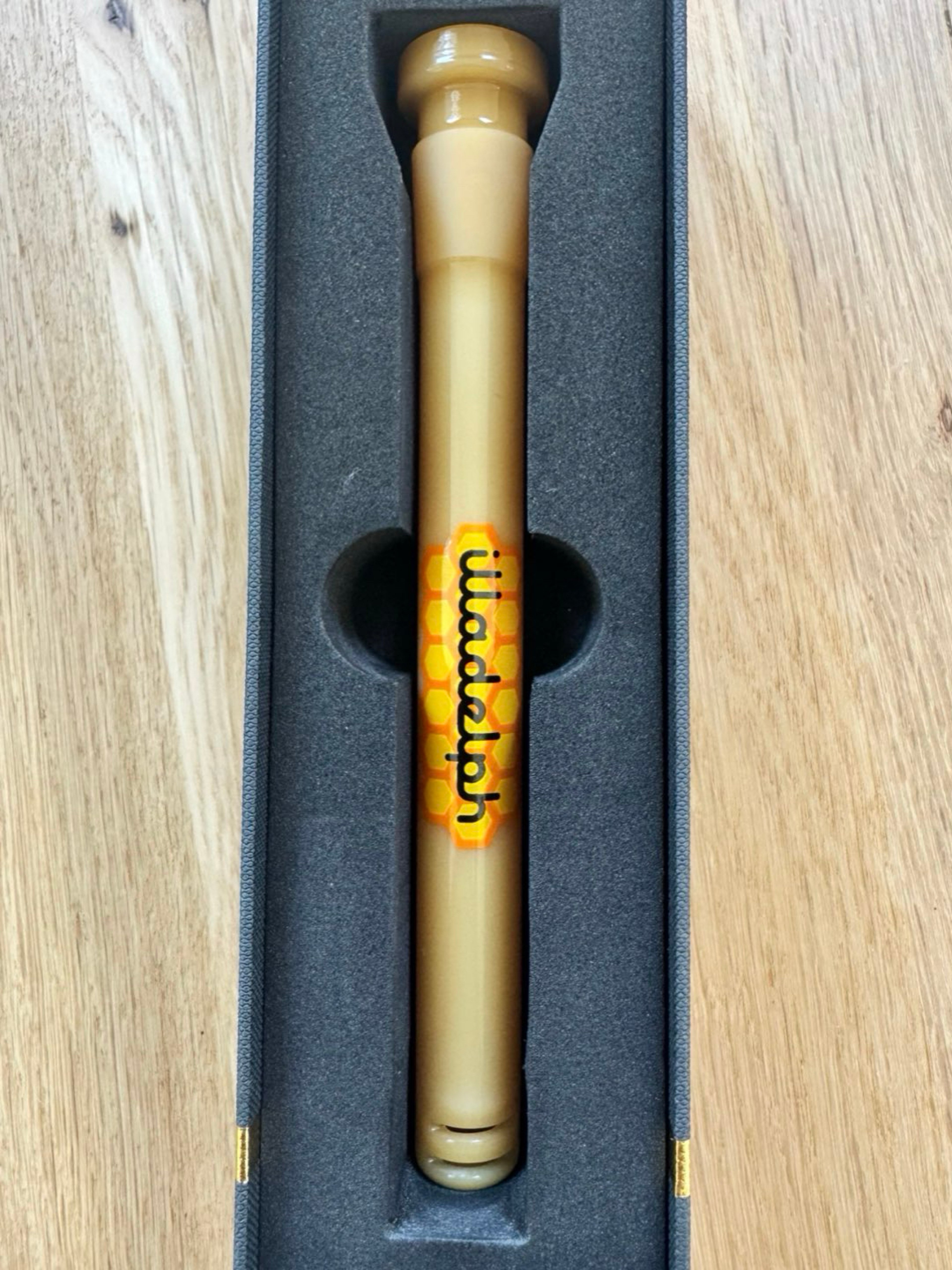 Preview pic of Illadelph Honeybee Downstem