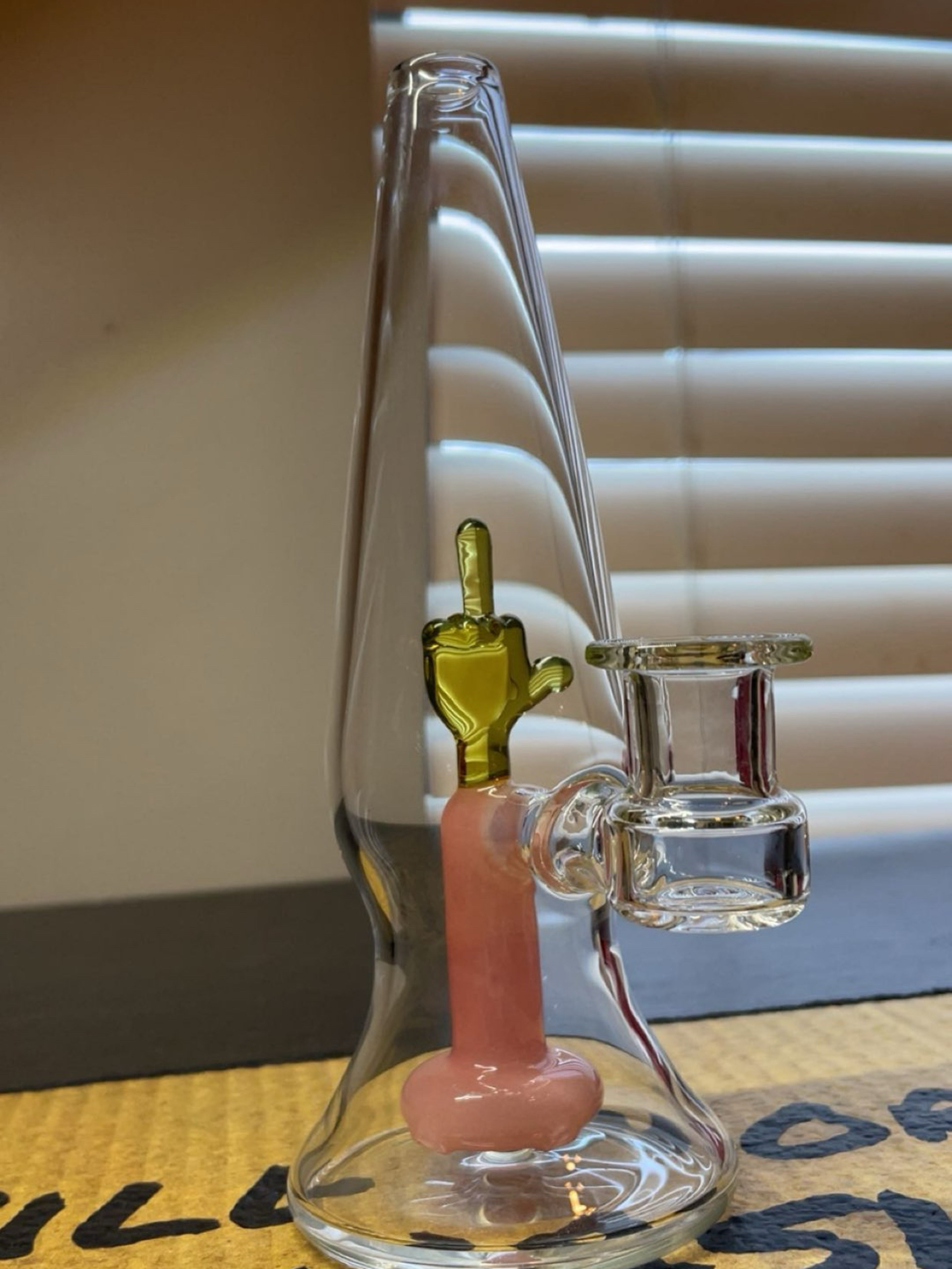 Preview pic of DickFarm Glass Lamp