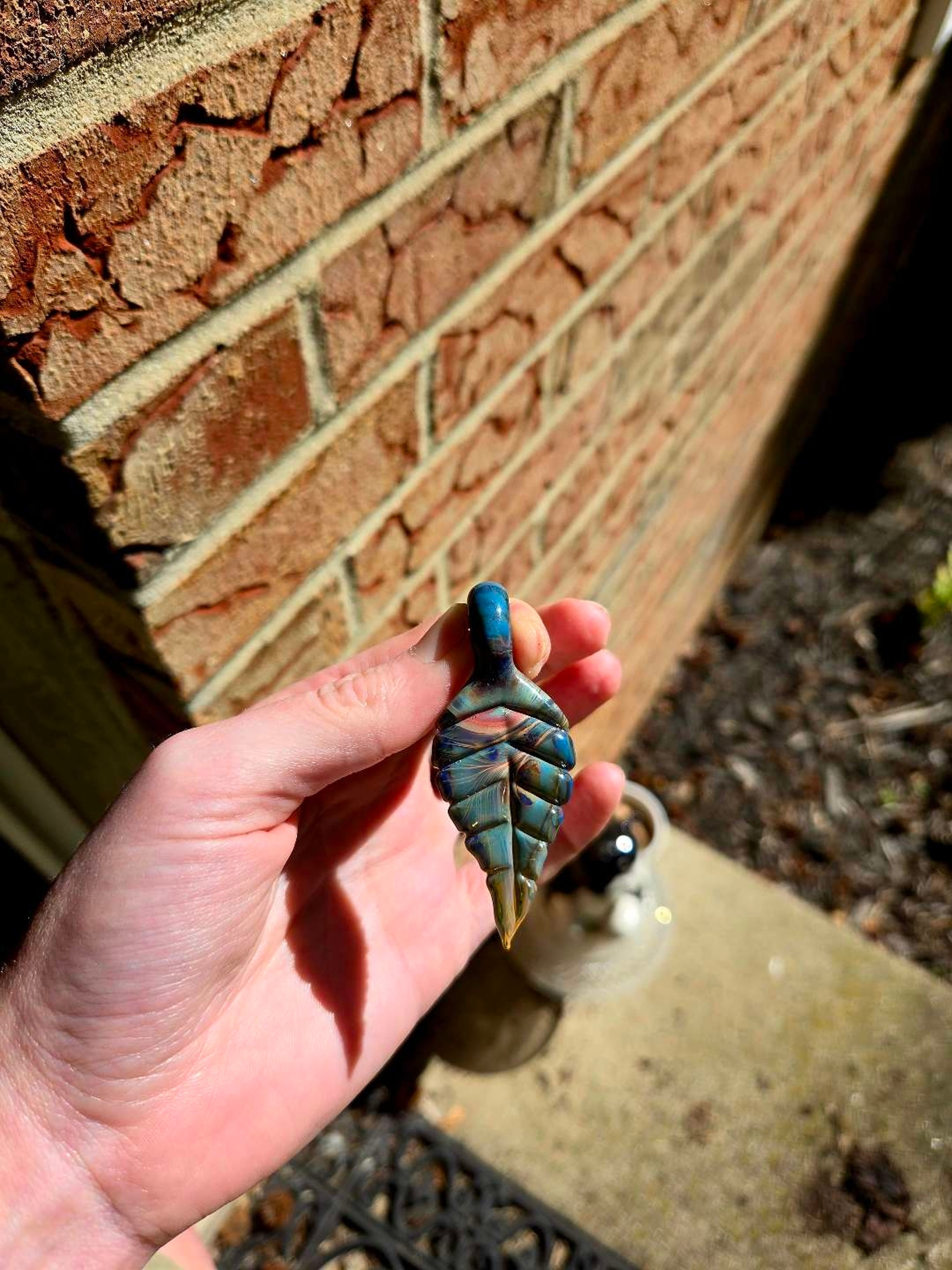 Preview pic of Leaf Pendant