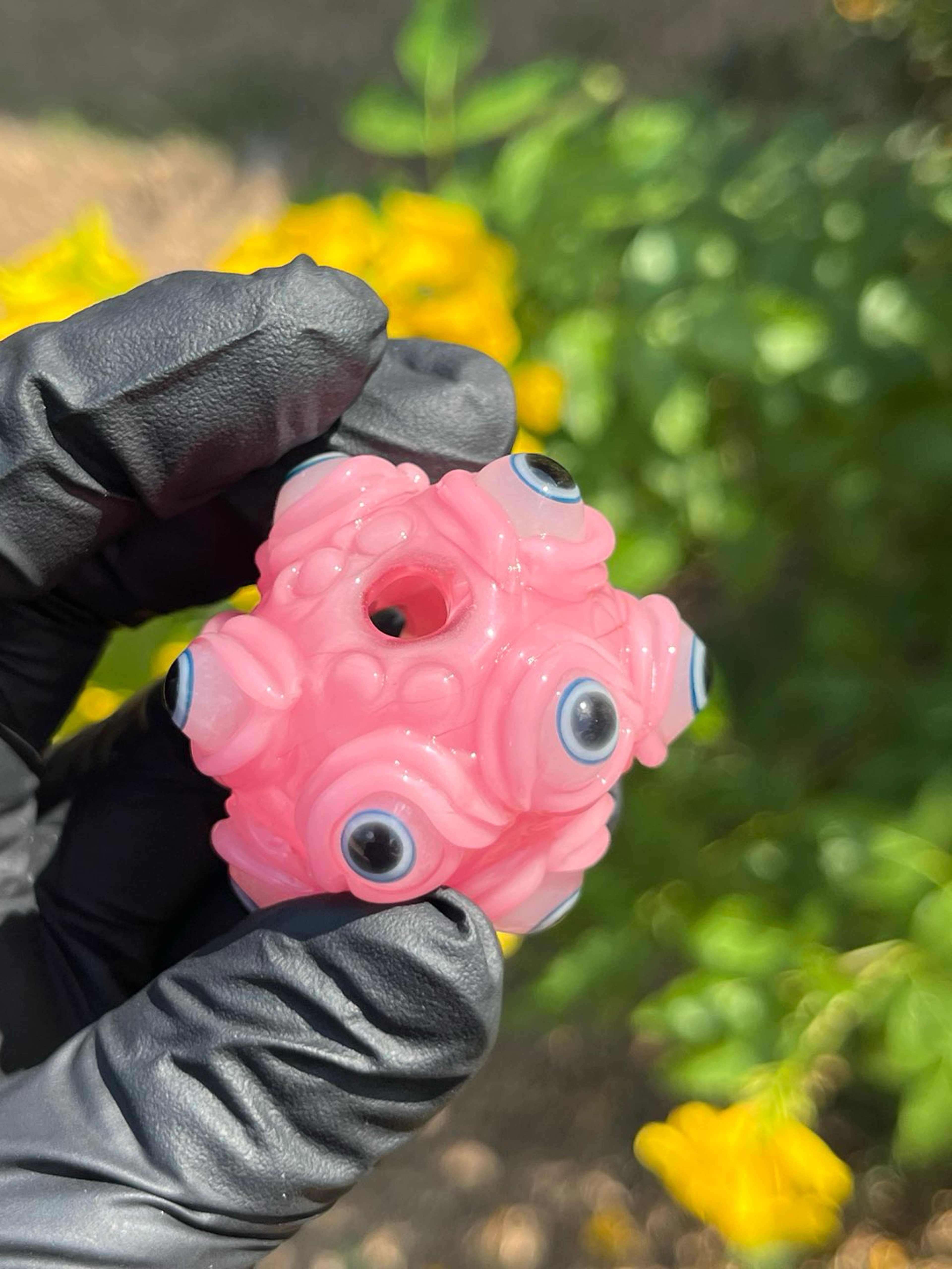 Preview pic of UV eye cluster pendant