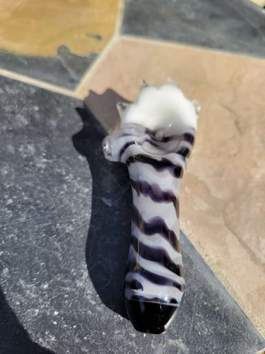 Preview pic of Tabby cat kitty paw
