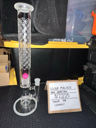 Preview pic of Gnob glass sandblasted 18mm 2 perc bong