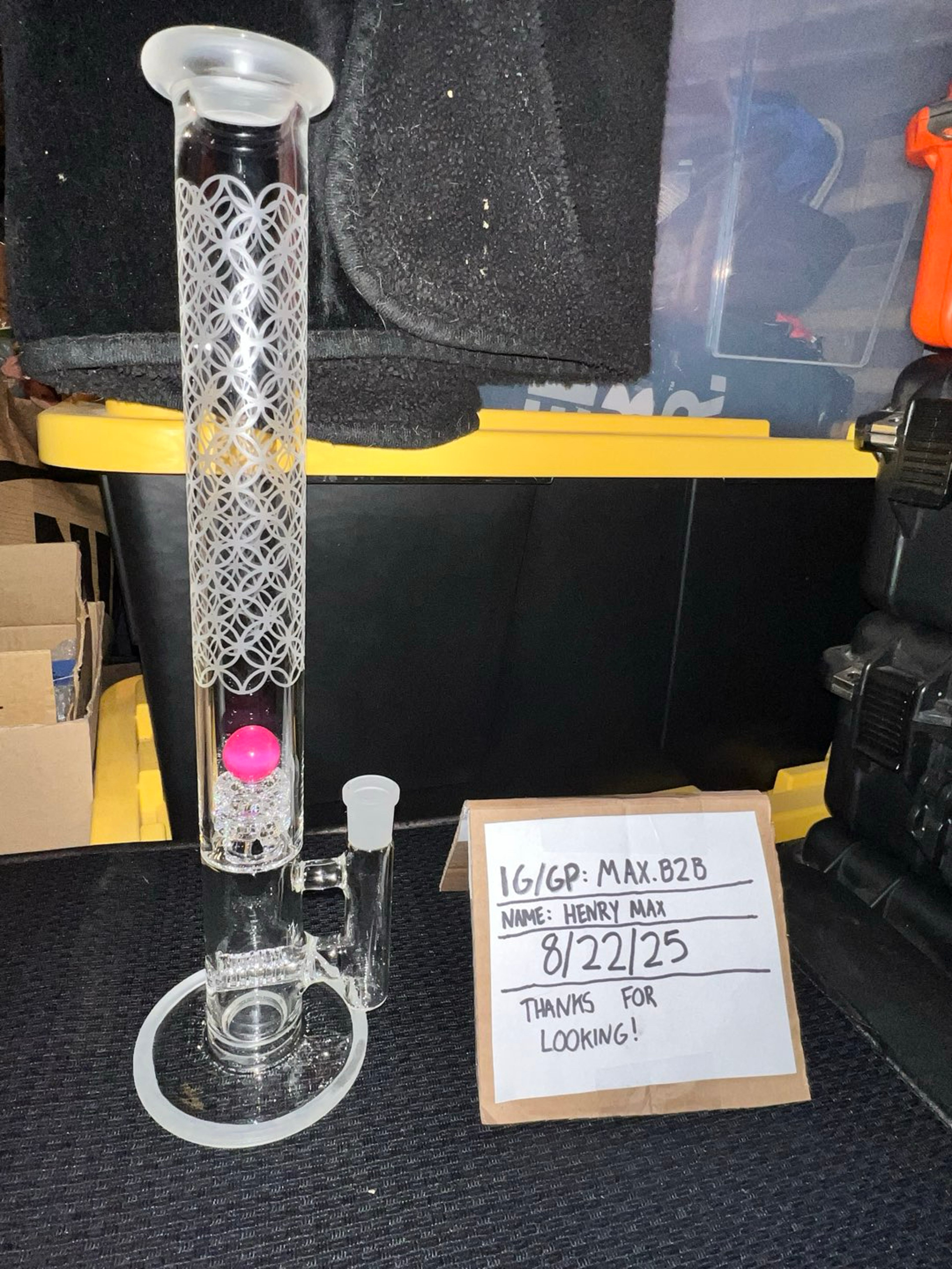 Preview pic of Gnob glass sandblasted 18mm 2 perc bong