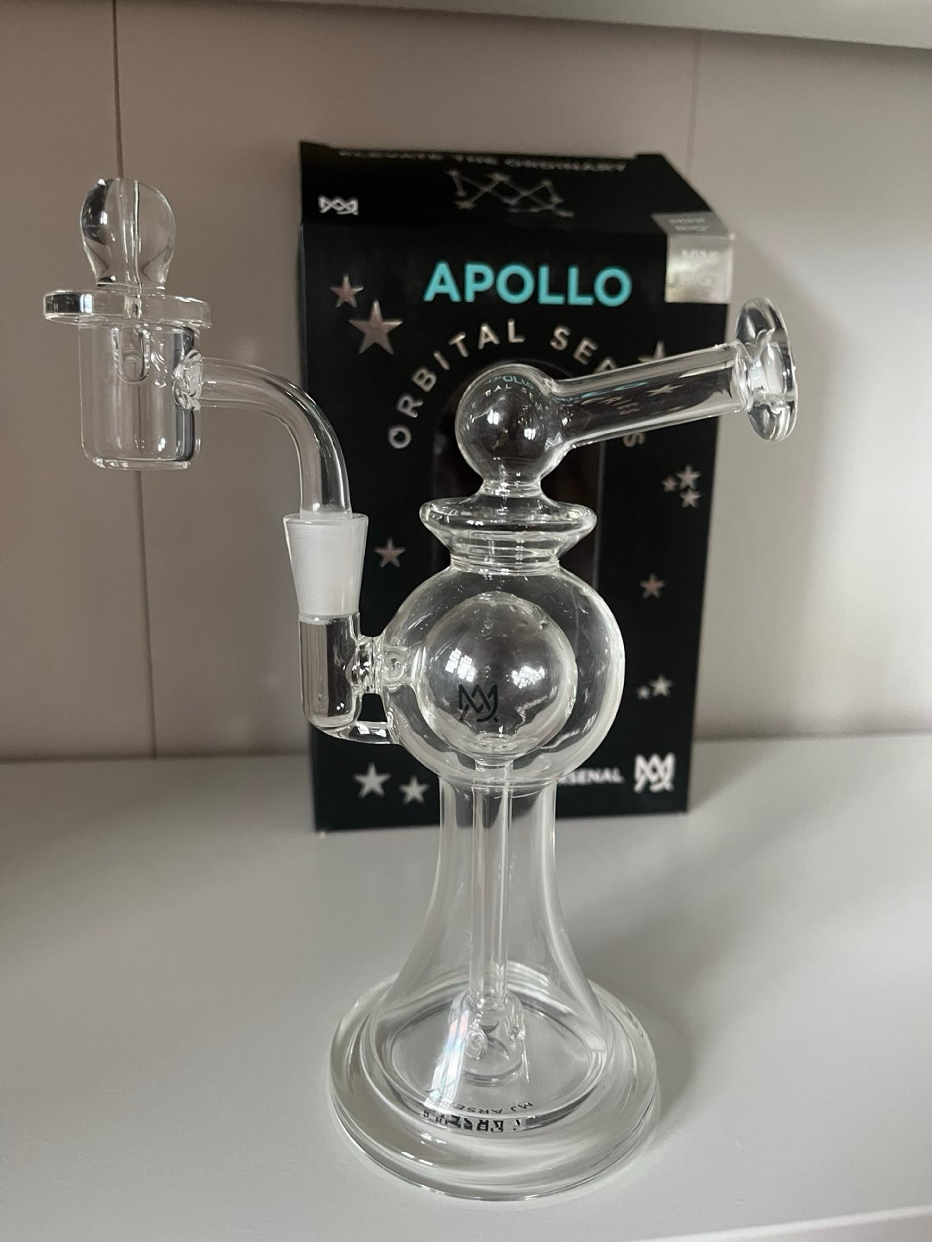 Preview pic of MJ Arsenal Apollo with banger and carb cap