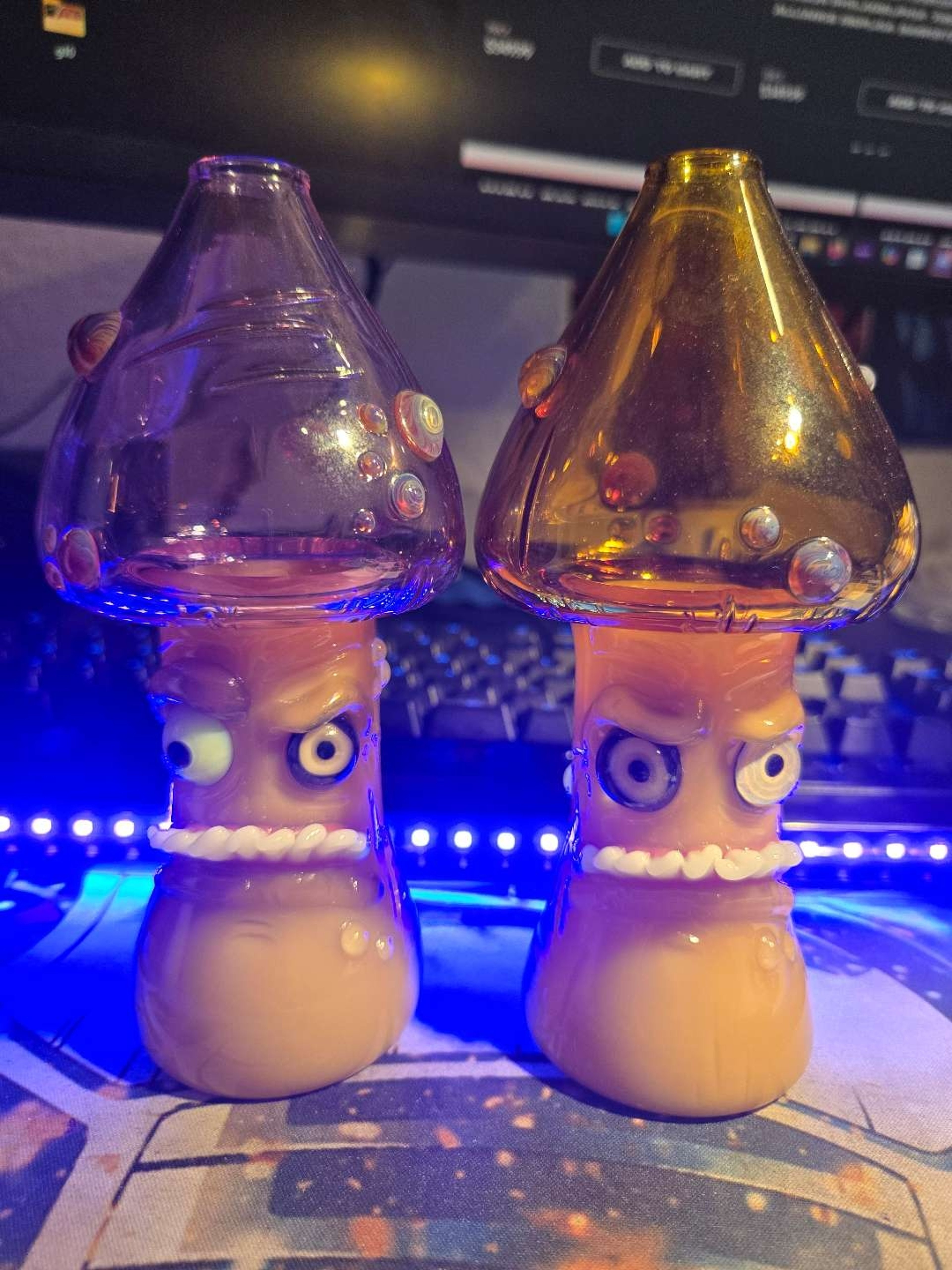 Preview pic of Dab rig Mushroom