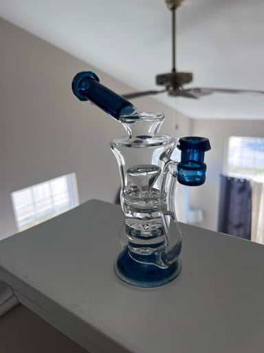 Preview pic of Kadabra glass gemkeeper