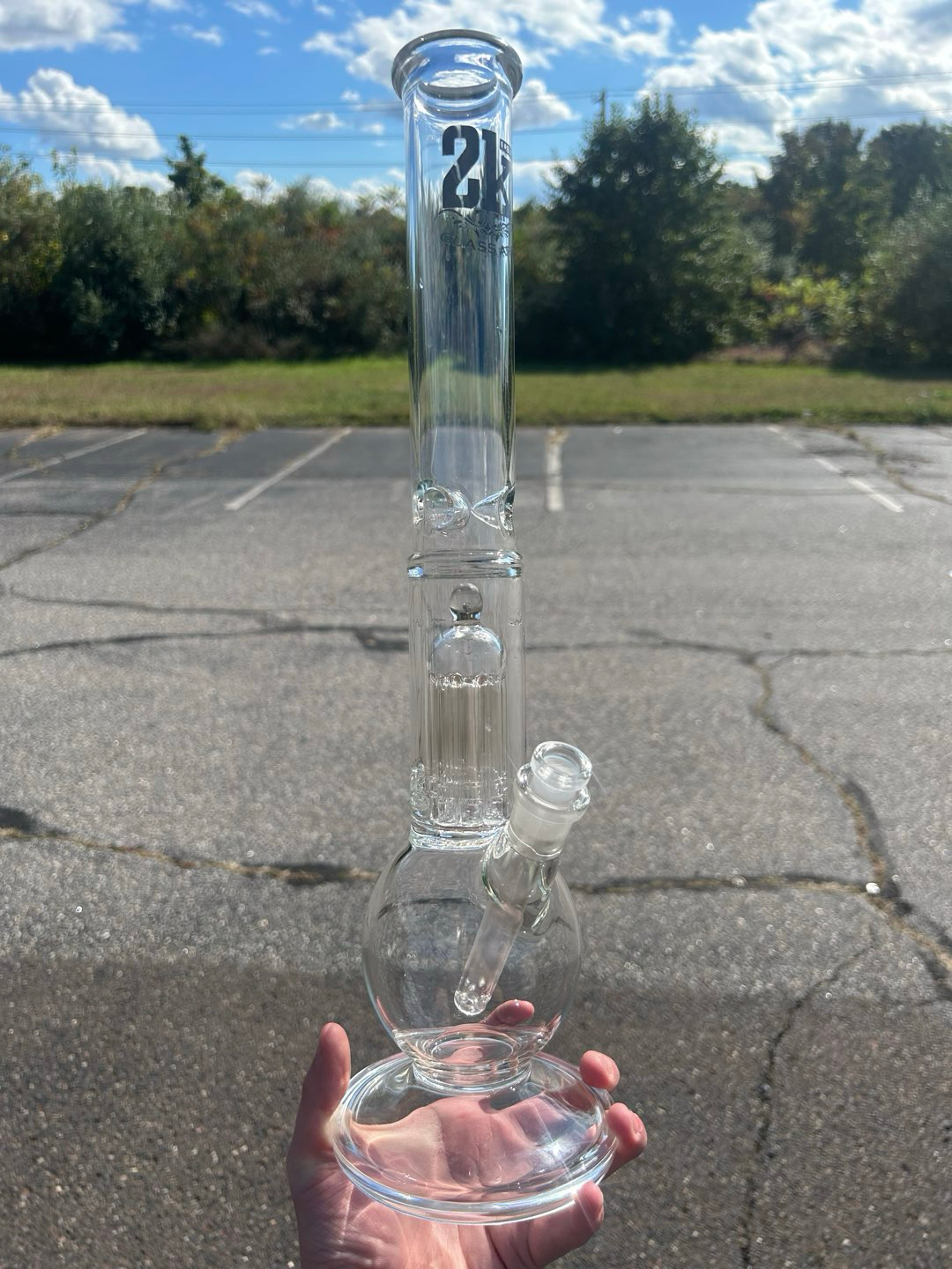 Preview pic of 2k 8-Arm Opal Round Beaker w/ Multi-Hole GravLabs Stem (make offer)