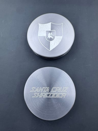 Preview pic of Illadelph - Santa Cruz Shredder Grinder + 2x Free Extras!