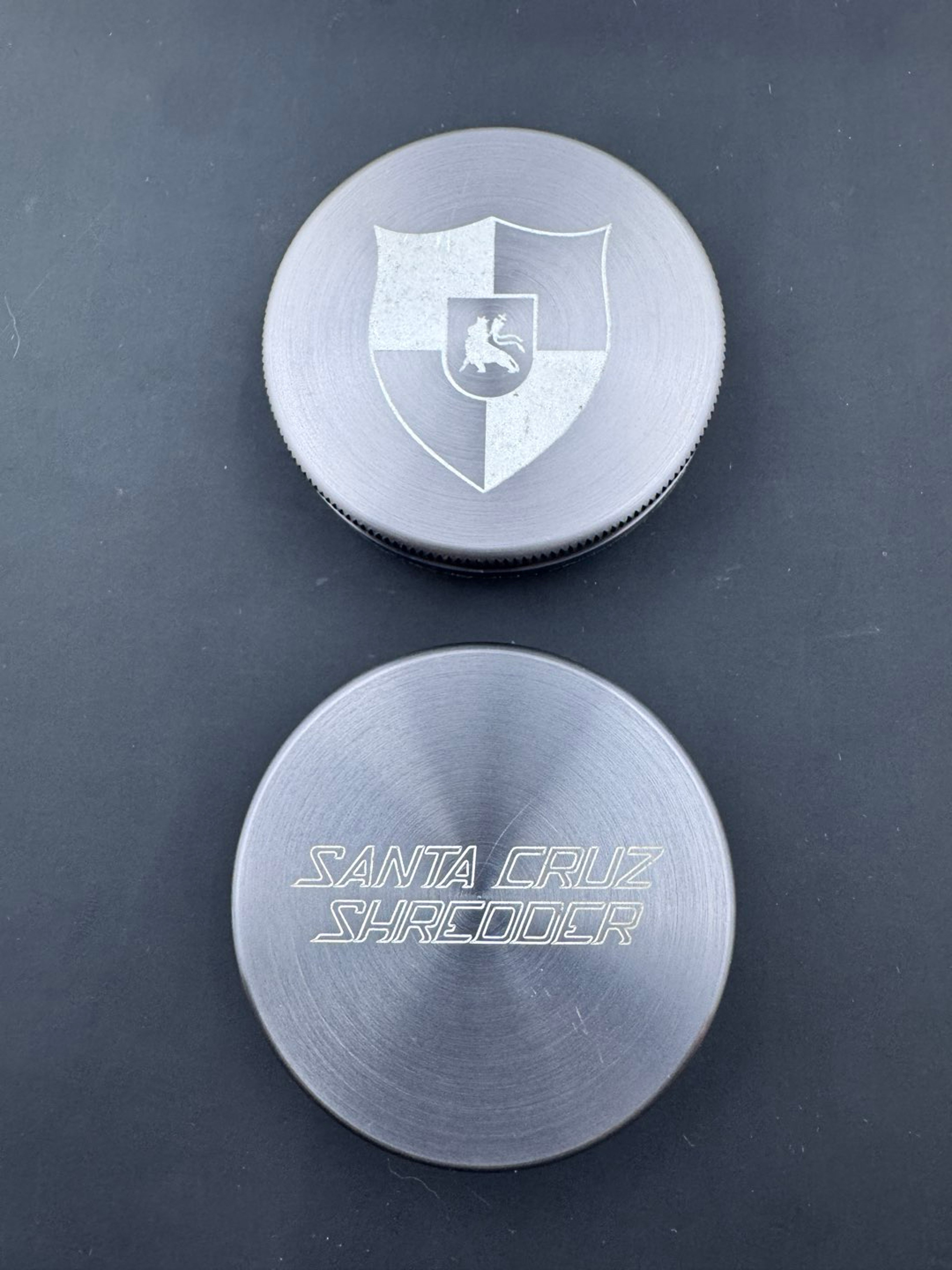 Preview pic of Illadelph - Santa Cruz Shredder Grinder + 2x Free Extras!