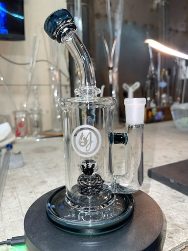 Preview pic of 8” tall 14mm joint experimental green accents