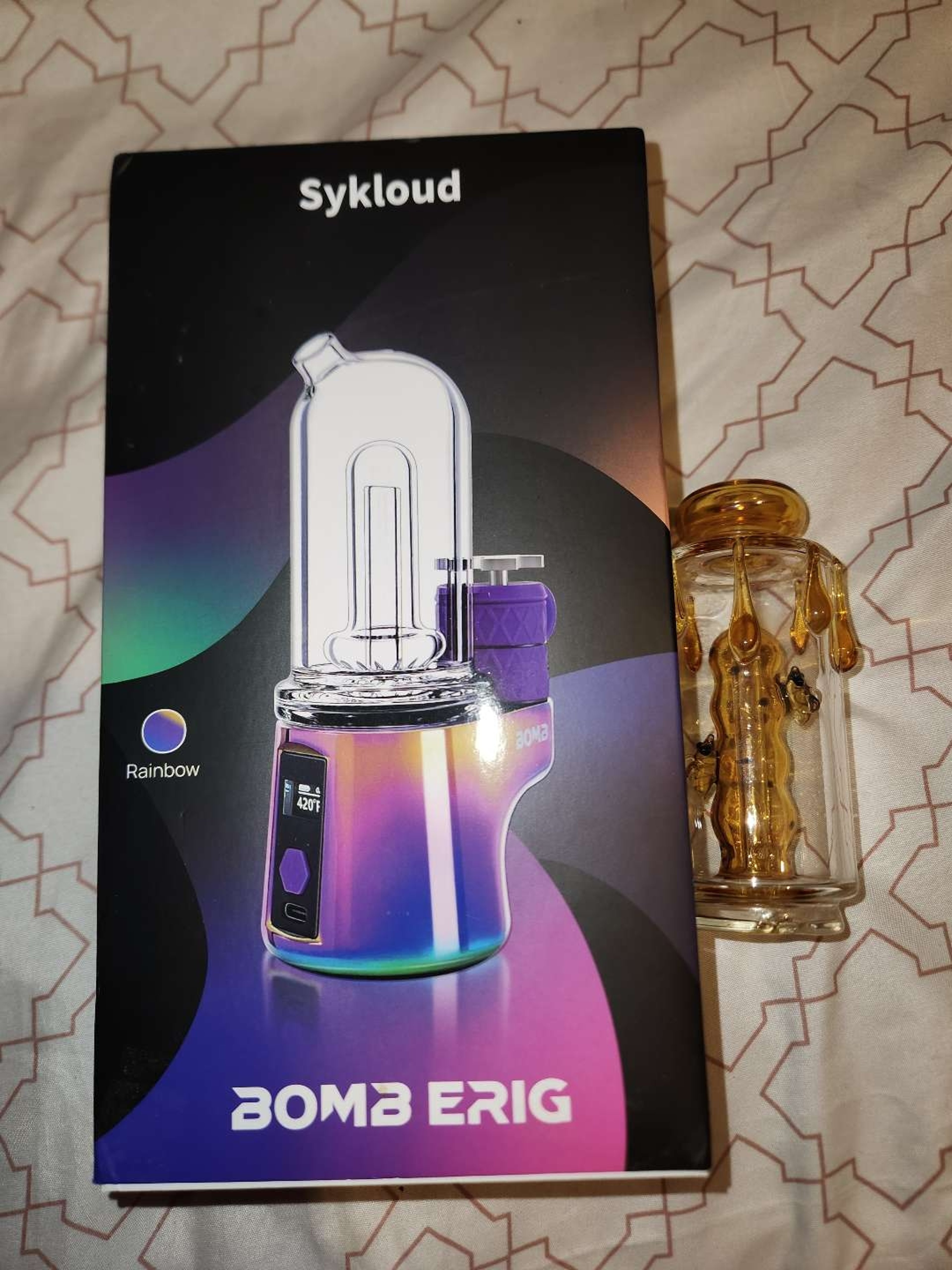 Preview pic of Bomb Sykloud with Limited Edition 7/10 honey glass