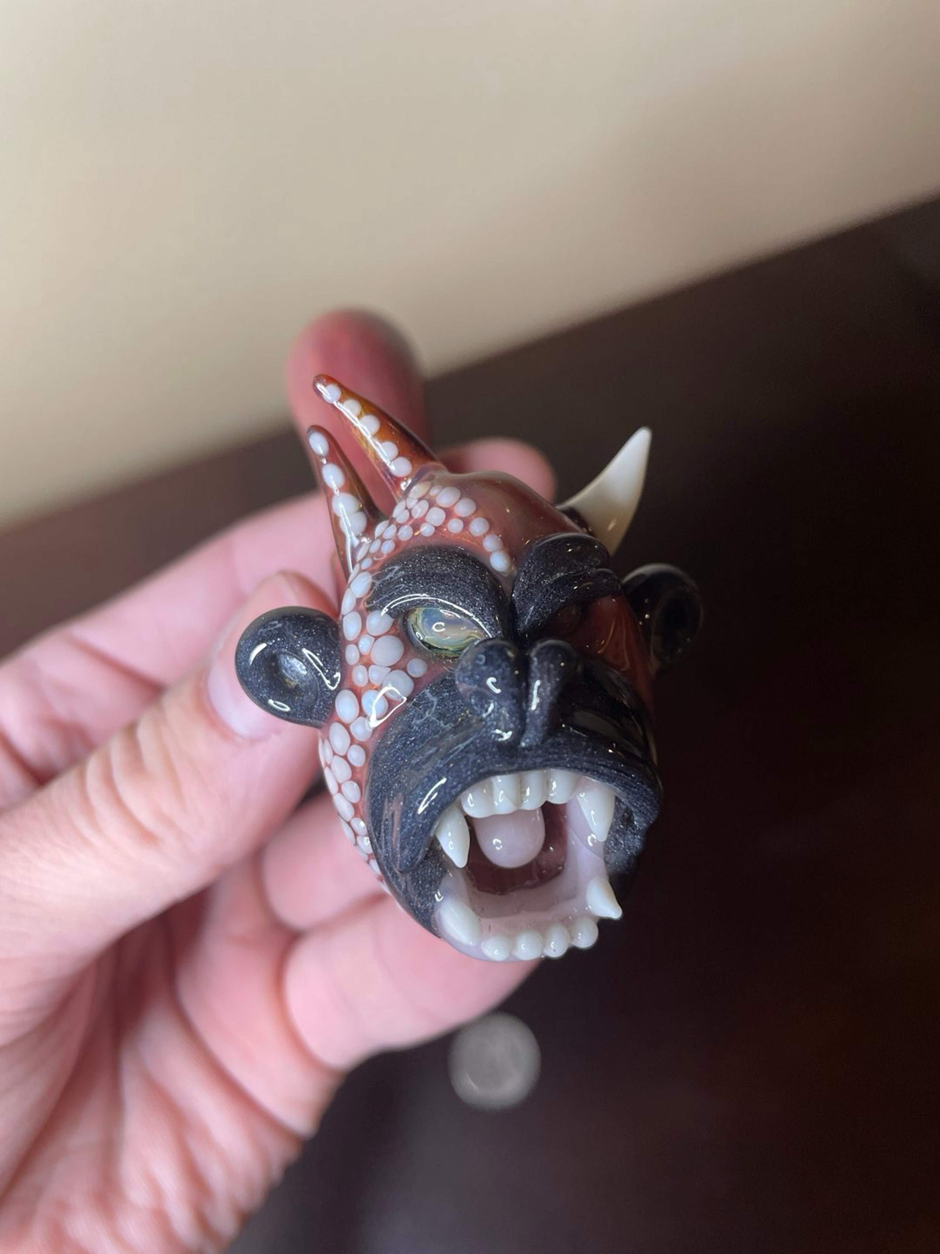 Preview pic of Monkey Sculpture Pipe