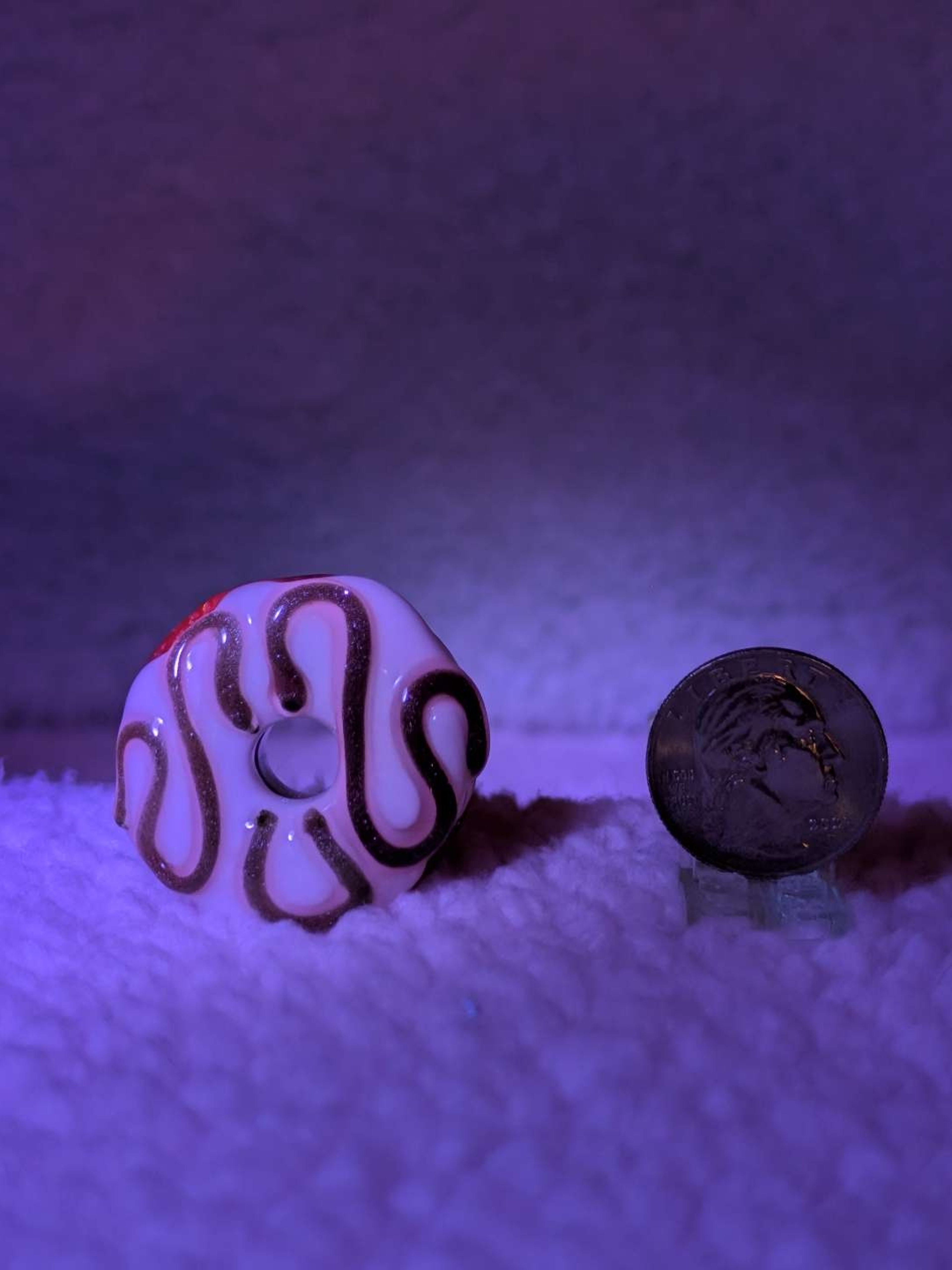 Preview pic of KGB Glass crushed opal uv pendy