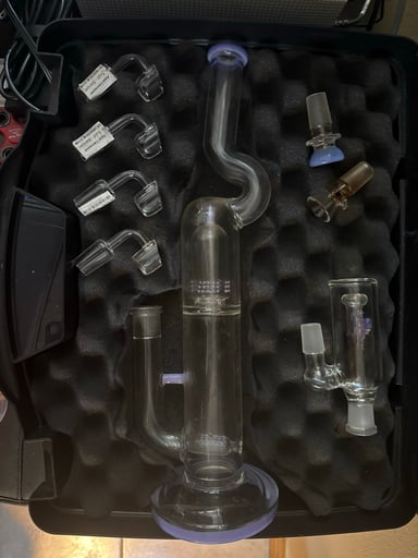 Preview pic of 18mm purple bong, 2 Slides