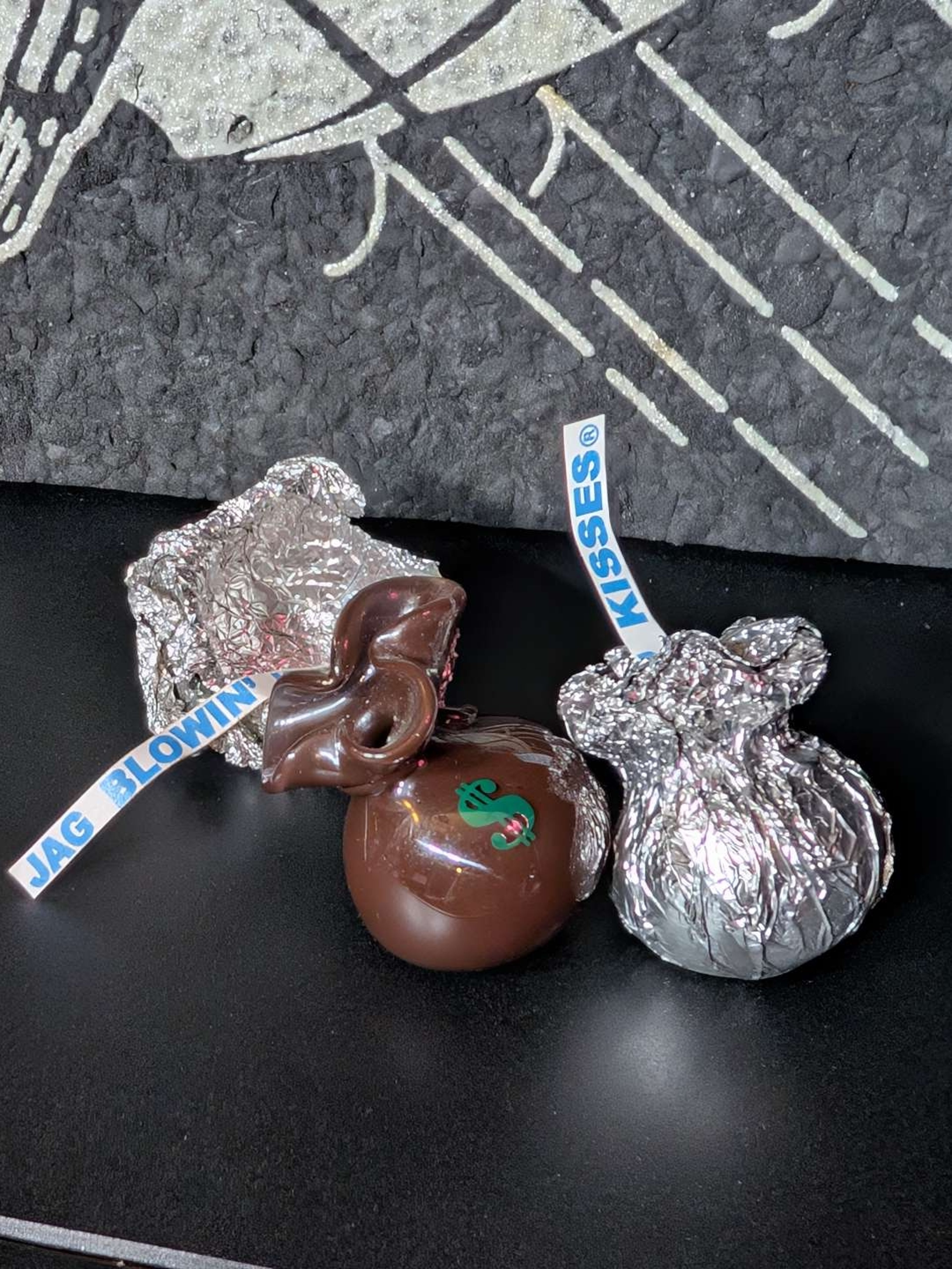 Preview pic of 2 Milk Chocolate JAG Blowin Kisses 11 & 13