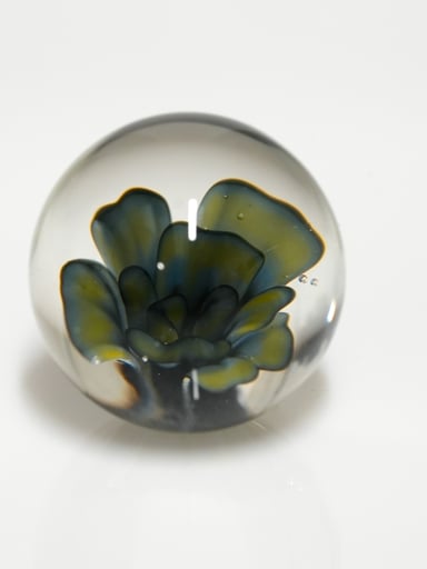Preview pic of Blue yellow fade flower implosion