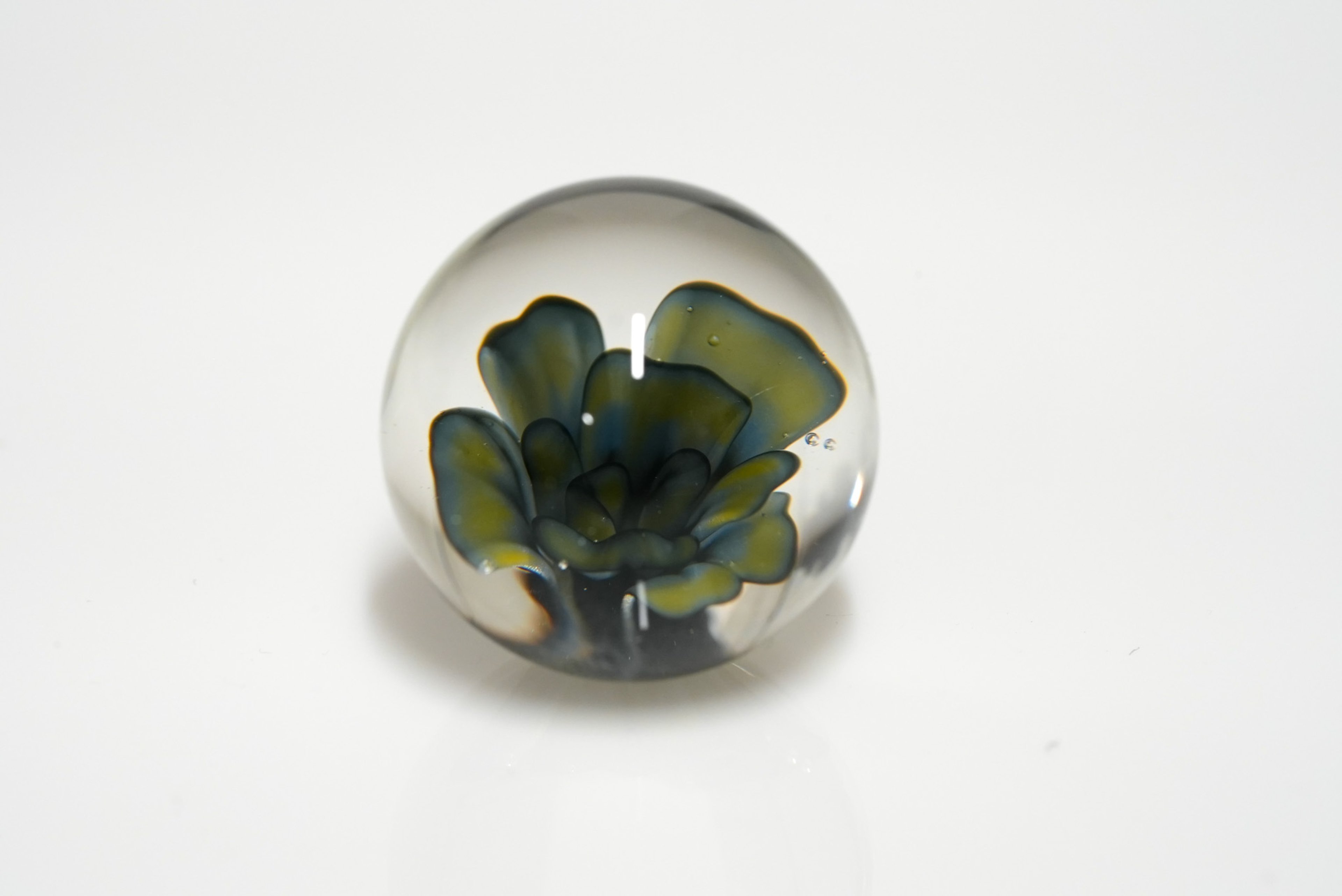 Preview pic of Blue yellow fade flower implosion