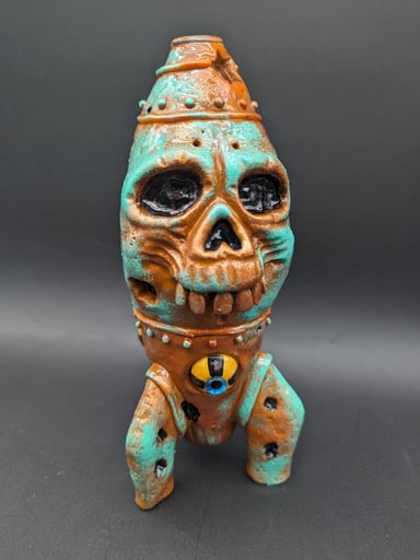 Preview pic of 8" RADIOACTIVE SKULL ROCKET BONG