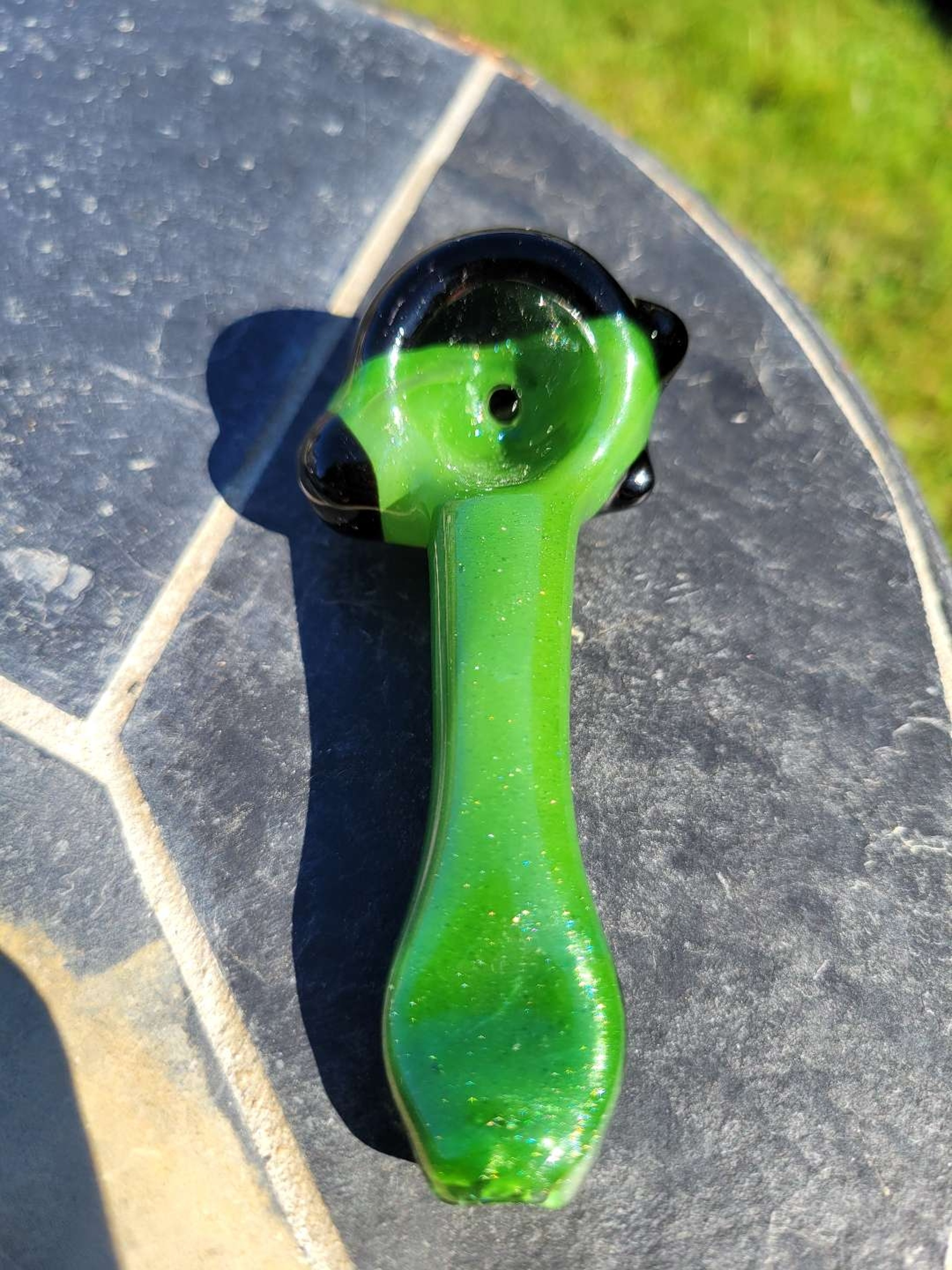 Preview pic of Green sparkly spoon with sparkly black accents