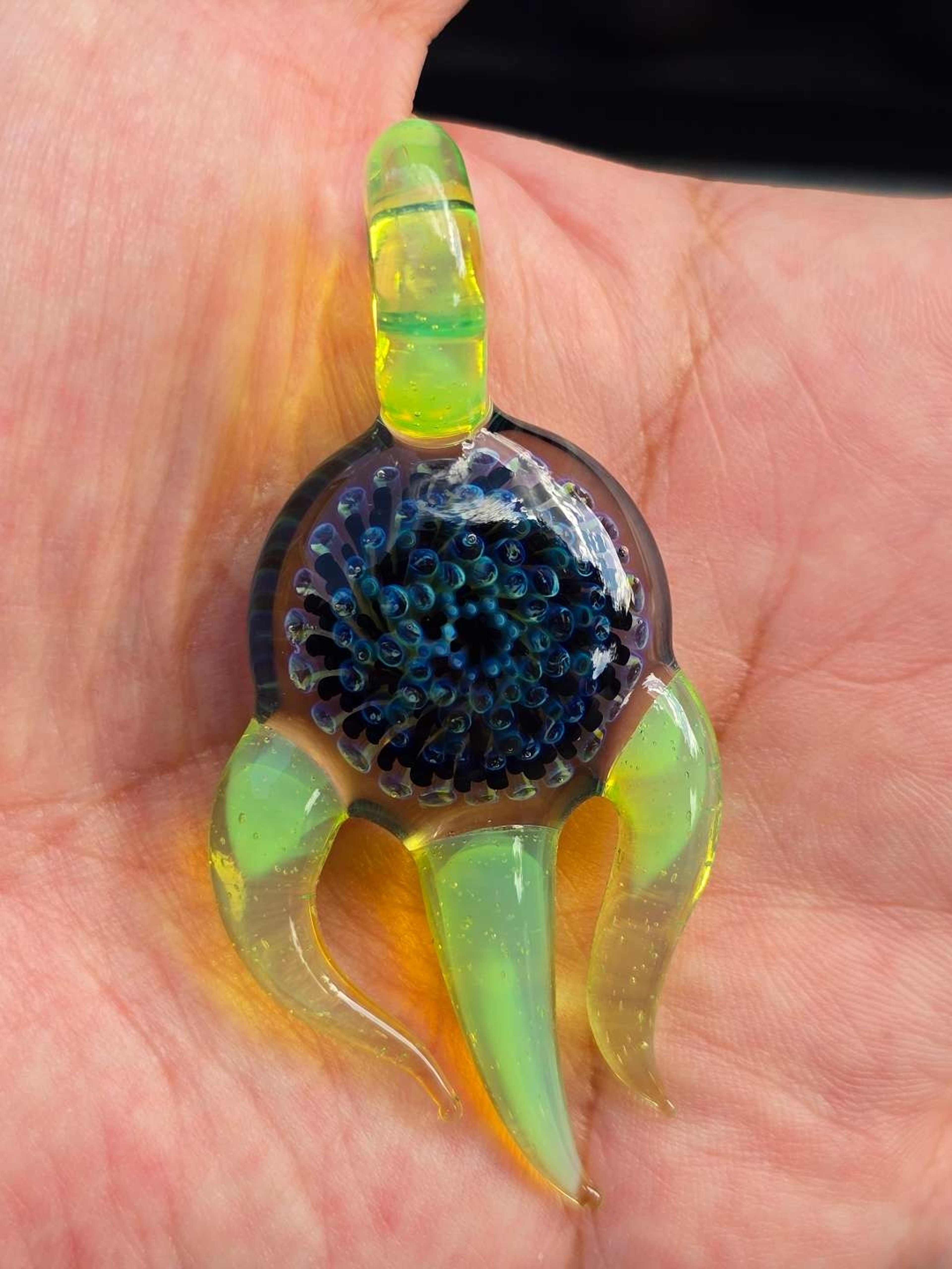 Preview pic of 2k Glass Art Implosion Pendant