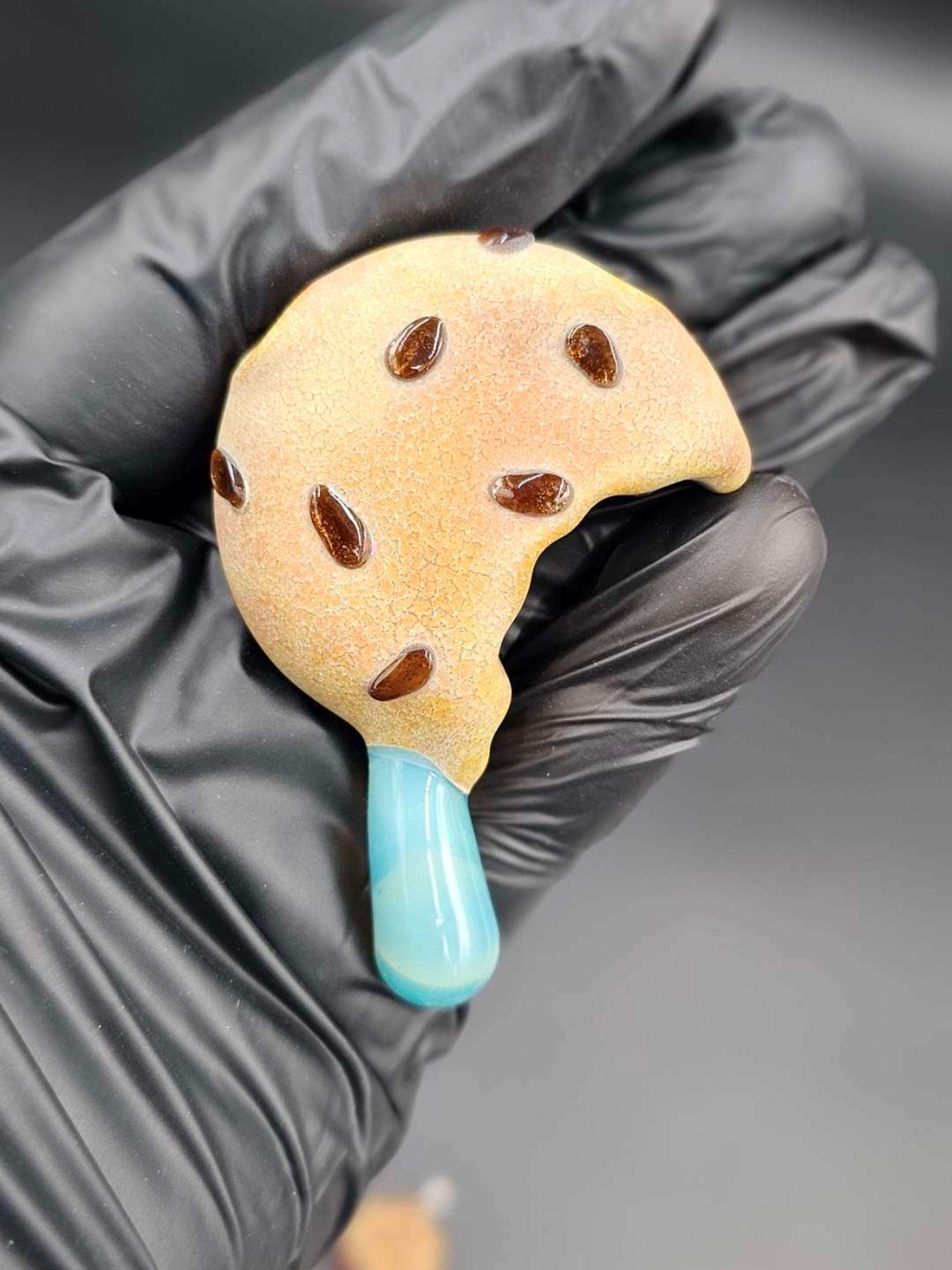 Preview pic of Morrison Cookie Pendy