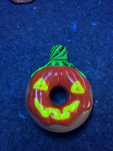 Preview pic of Jack o’lantern large donut pipe kgb sarah