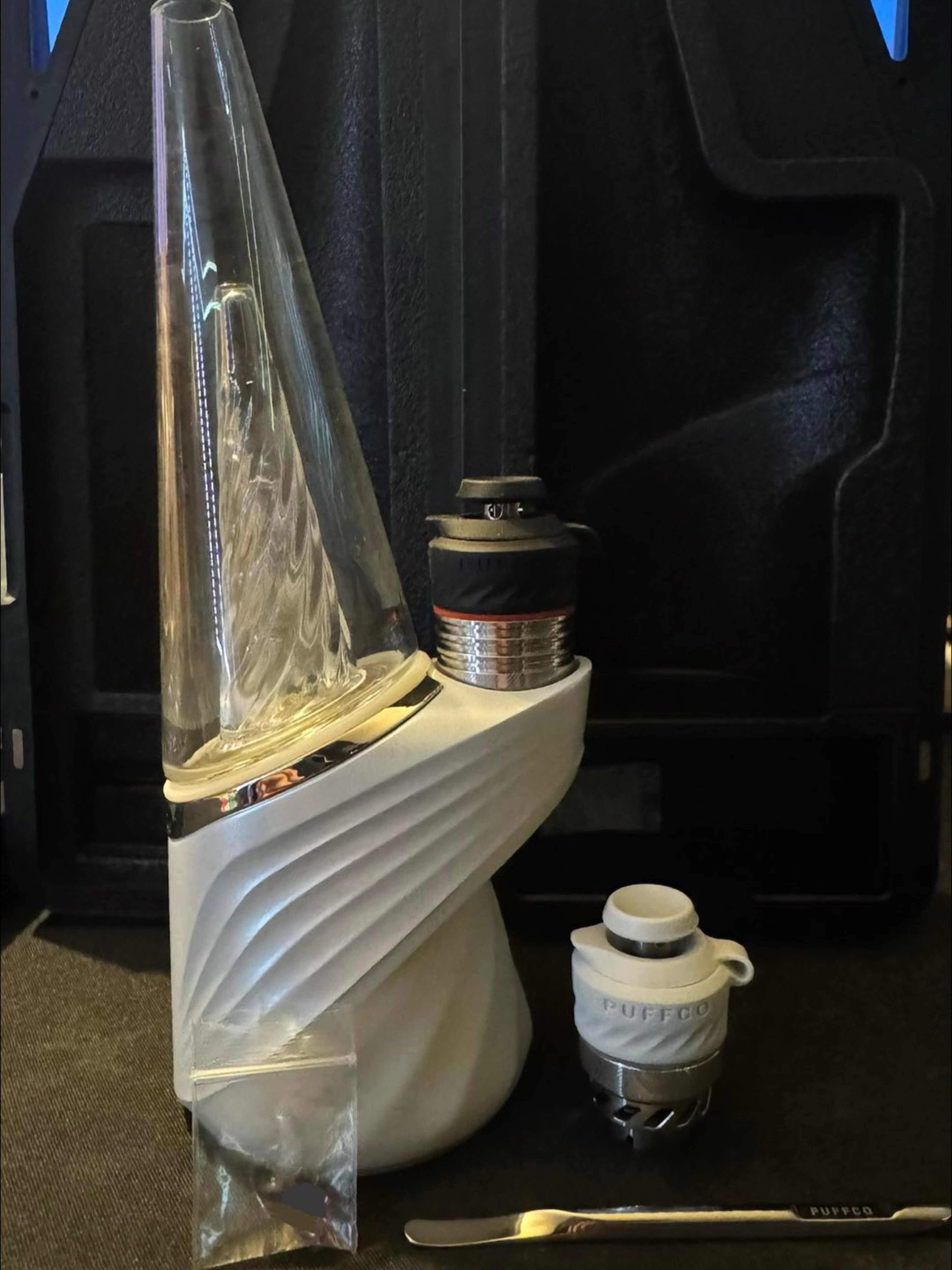Preview pic of PUFFCO Peak Pro V2 3DXL Pearl with Accessories