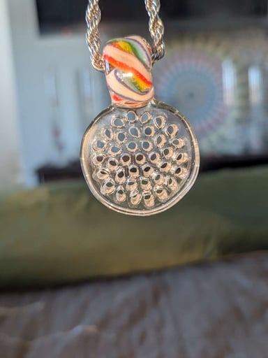 Preview pic of Symbiarticglass pendent