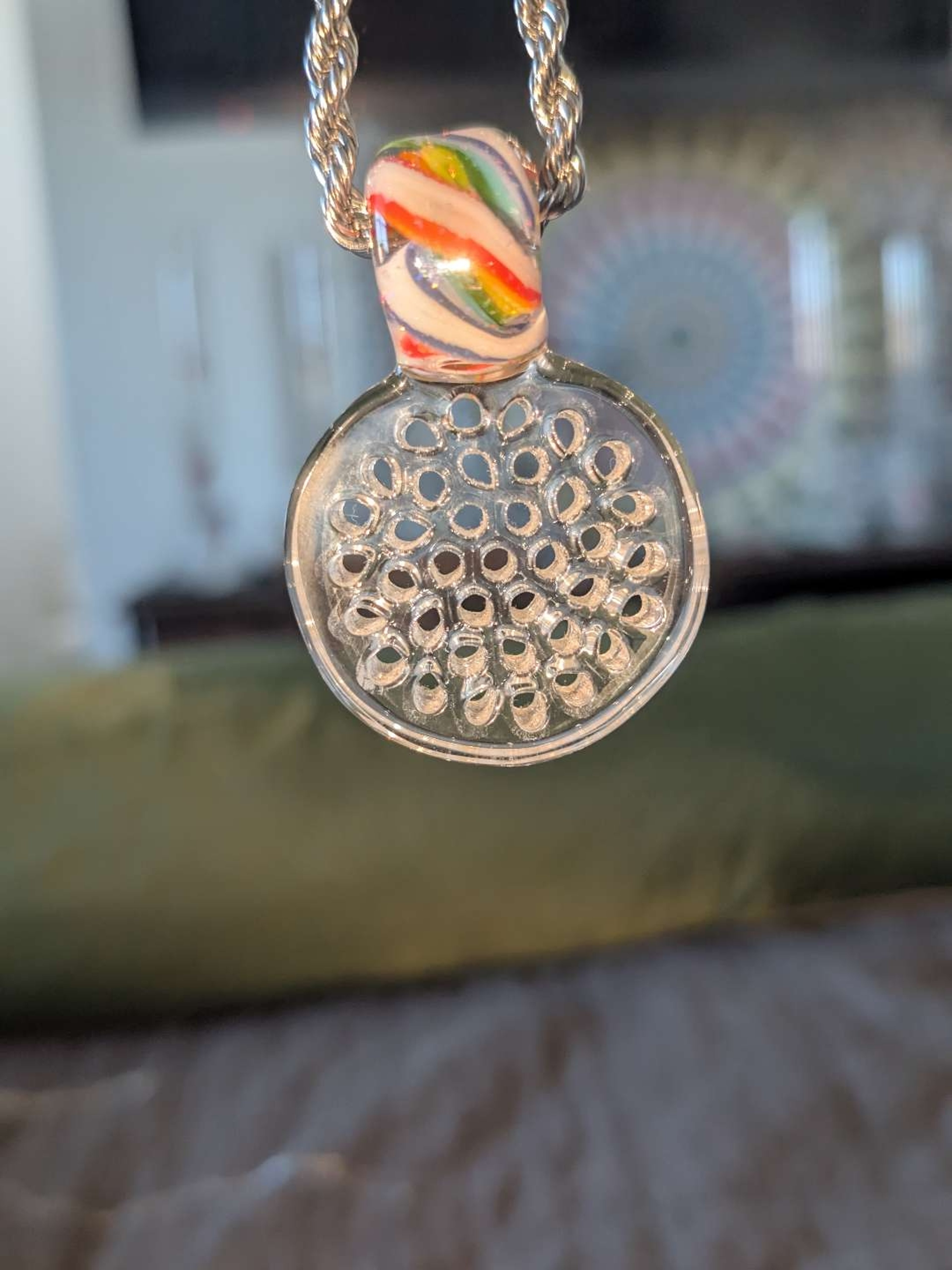 Symbiarticglass pendent image 0