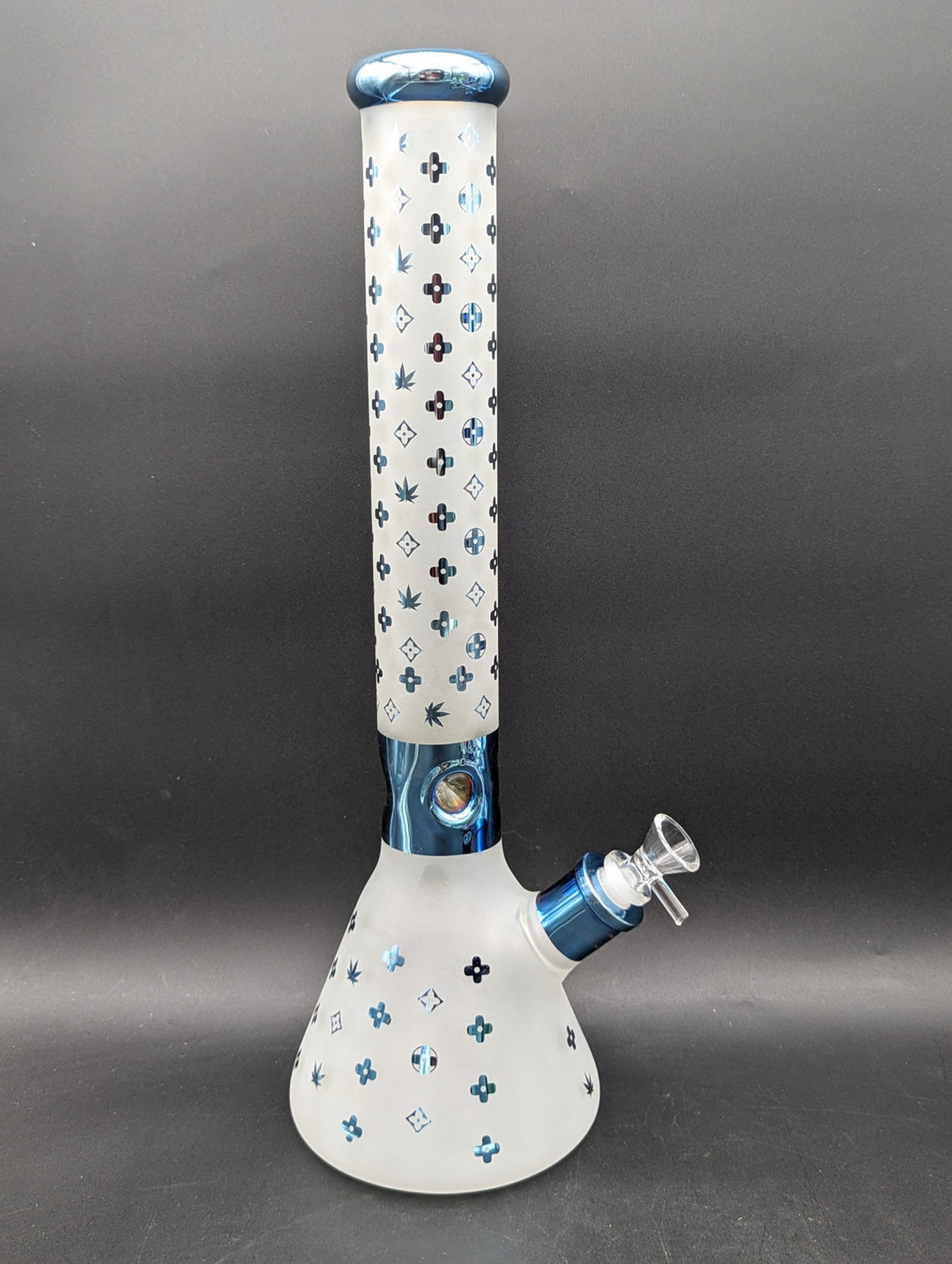 Preview pic of 18" LV 7MM FROSTED GLASS BEAKER BONG