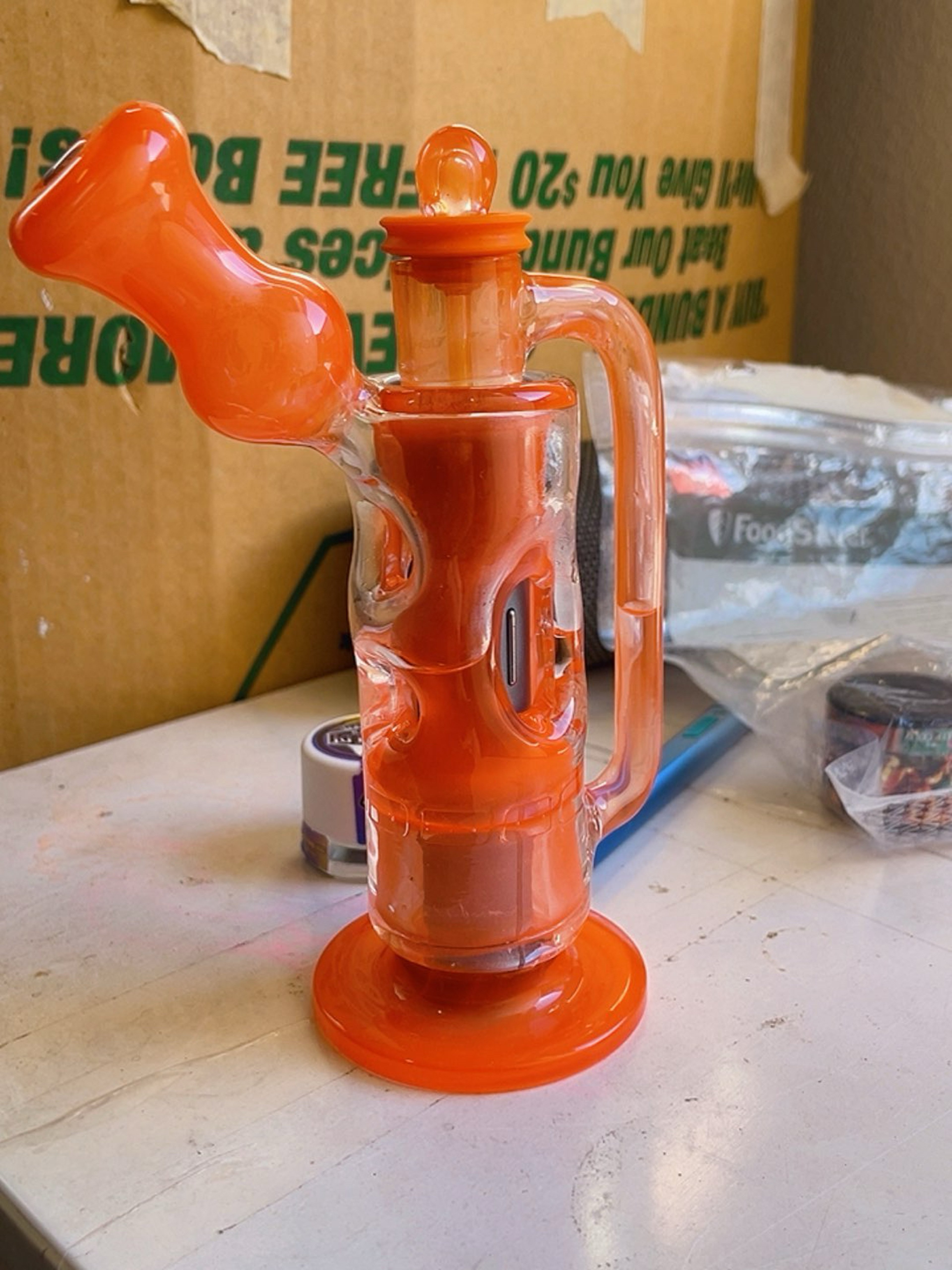 Preview pic of Puffco pivot Glass Lennon attachent