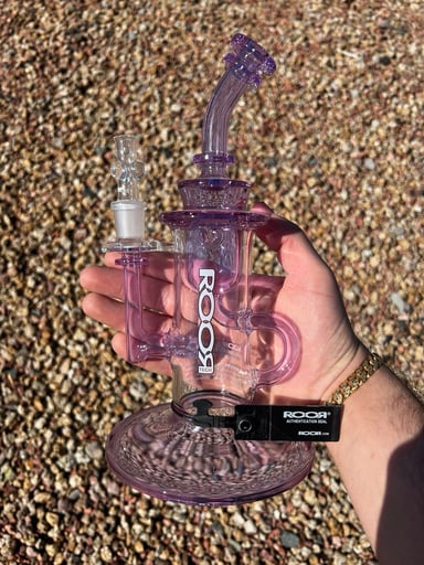 Preview pic of Roor Glass