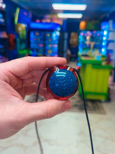 Preview pic of Wig-Wag Hollow Pendent